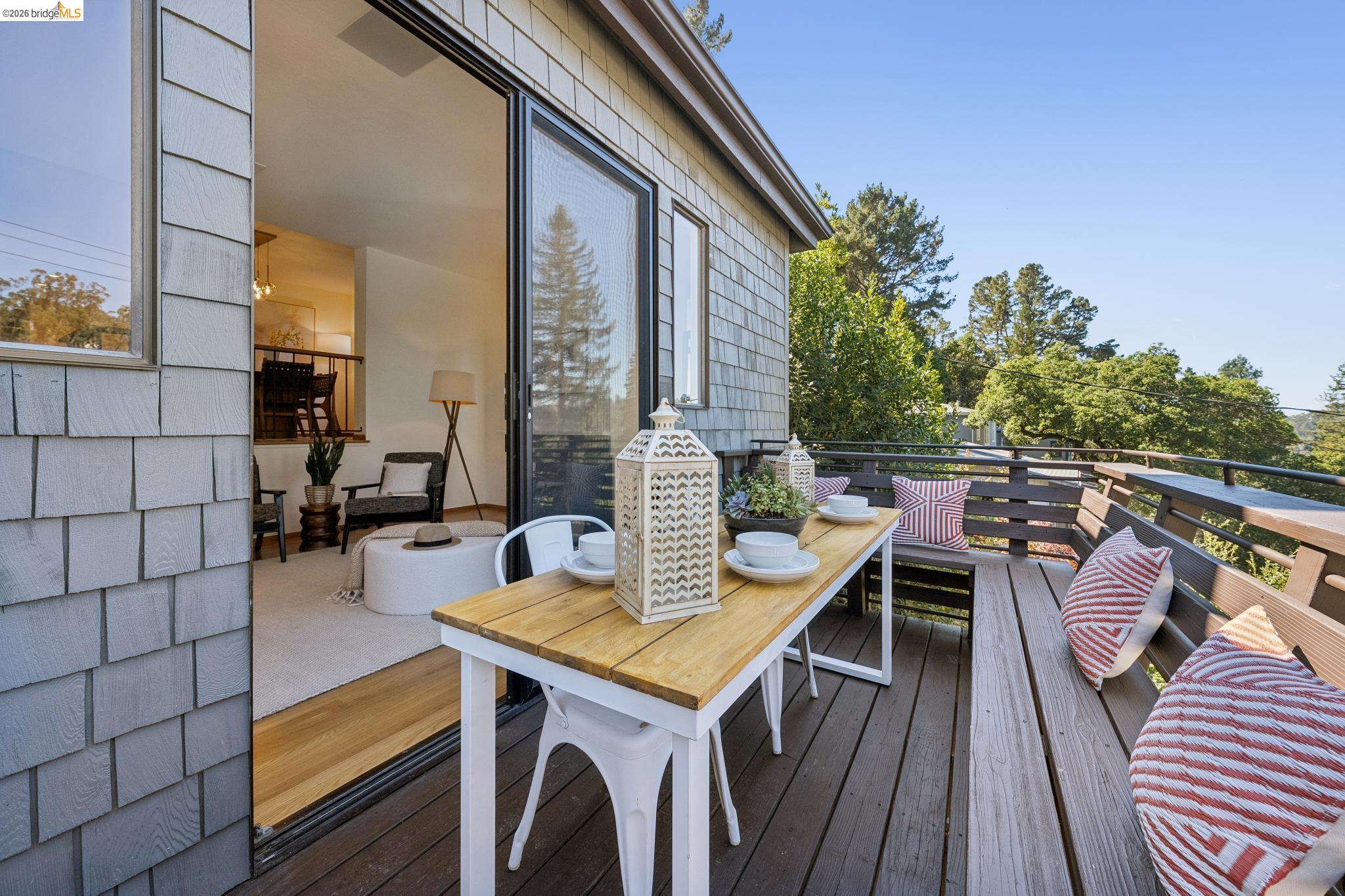 6474 Oakwood Dr, Oakland CA 94611 — photo 10