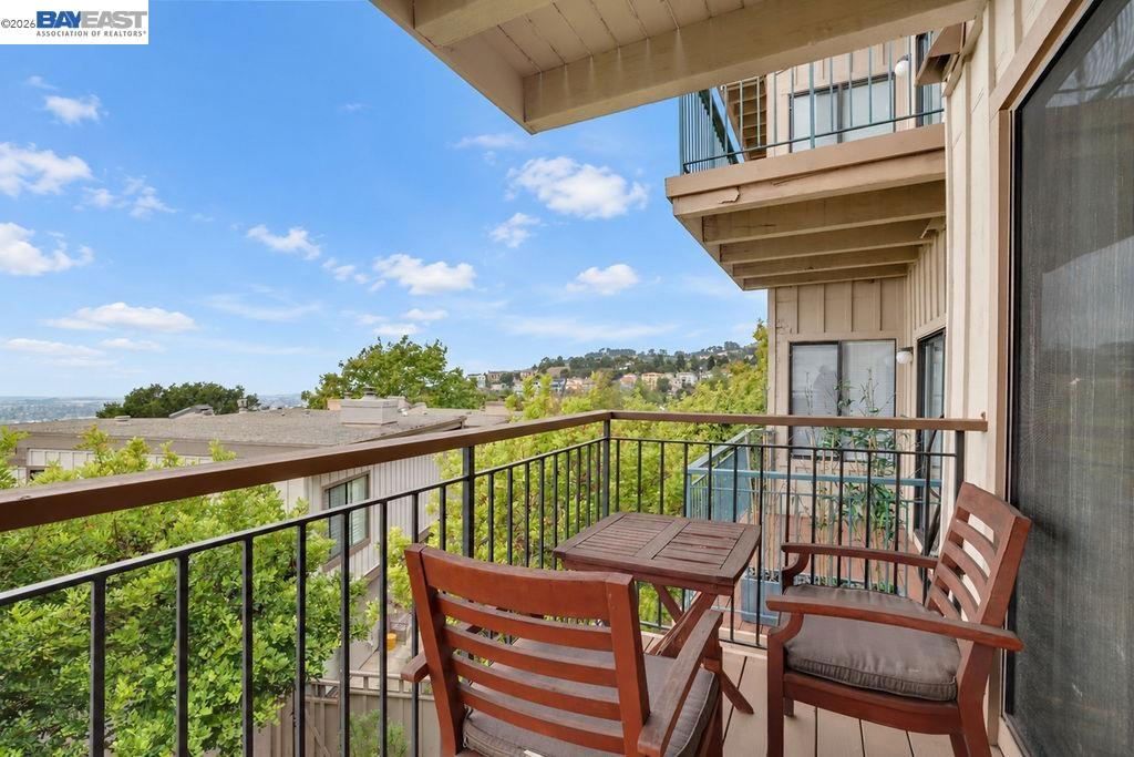 8 Starview Dr, Oakland CA 94618 — photo 39