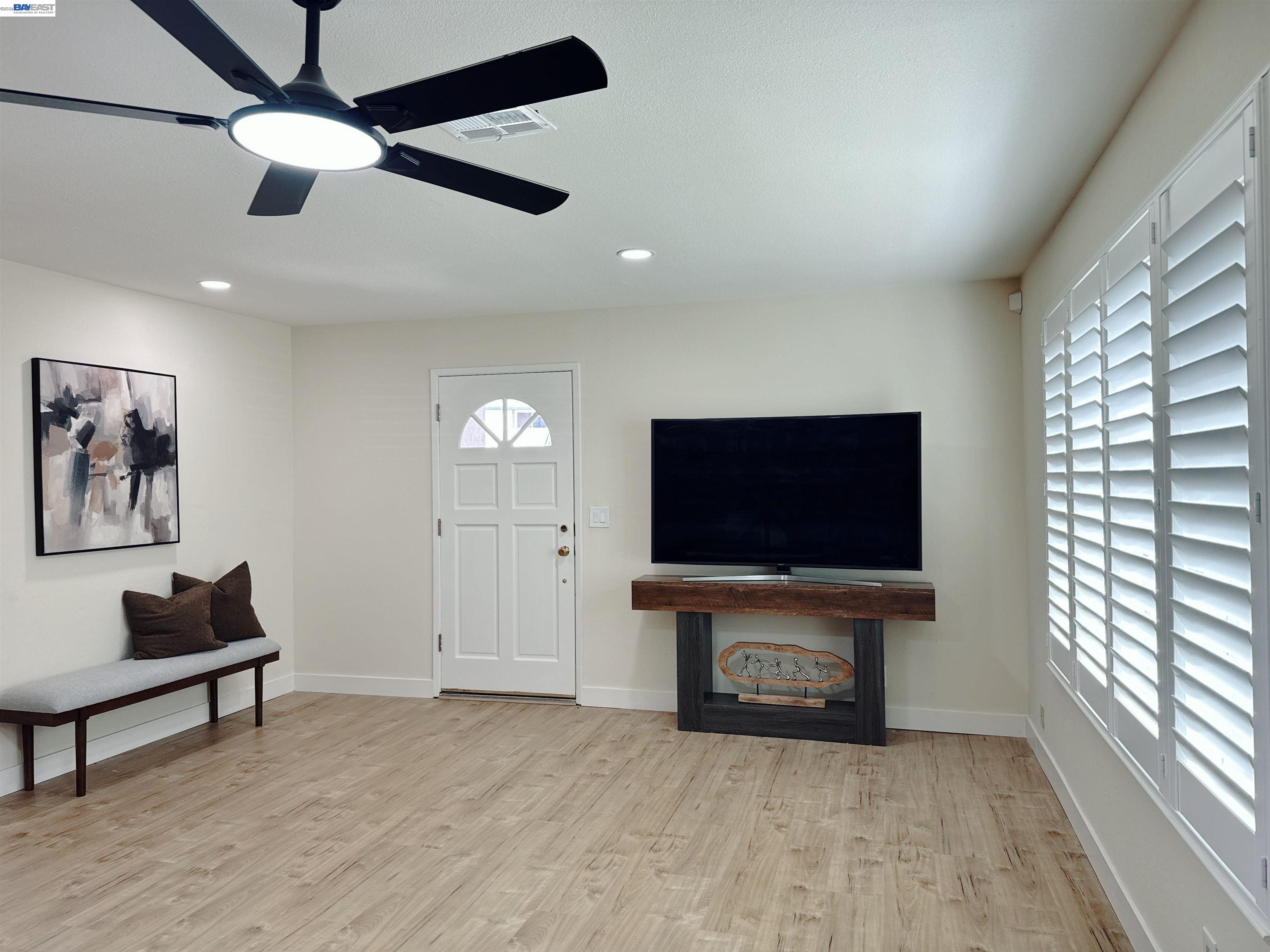 4242 Lunar Way, Union City CA 94587 — photo 2