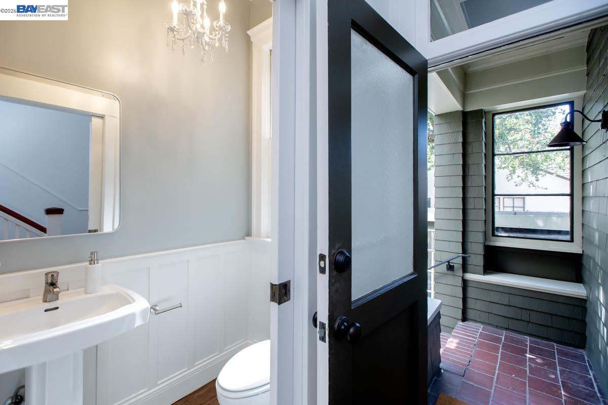 1024 Grand St, Alameda CA 94501 — photo 49