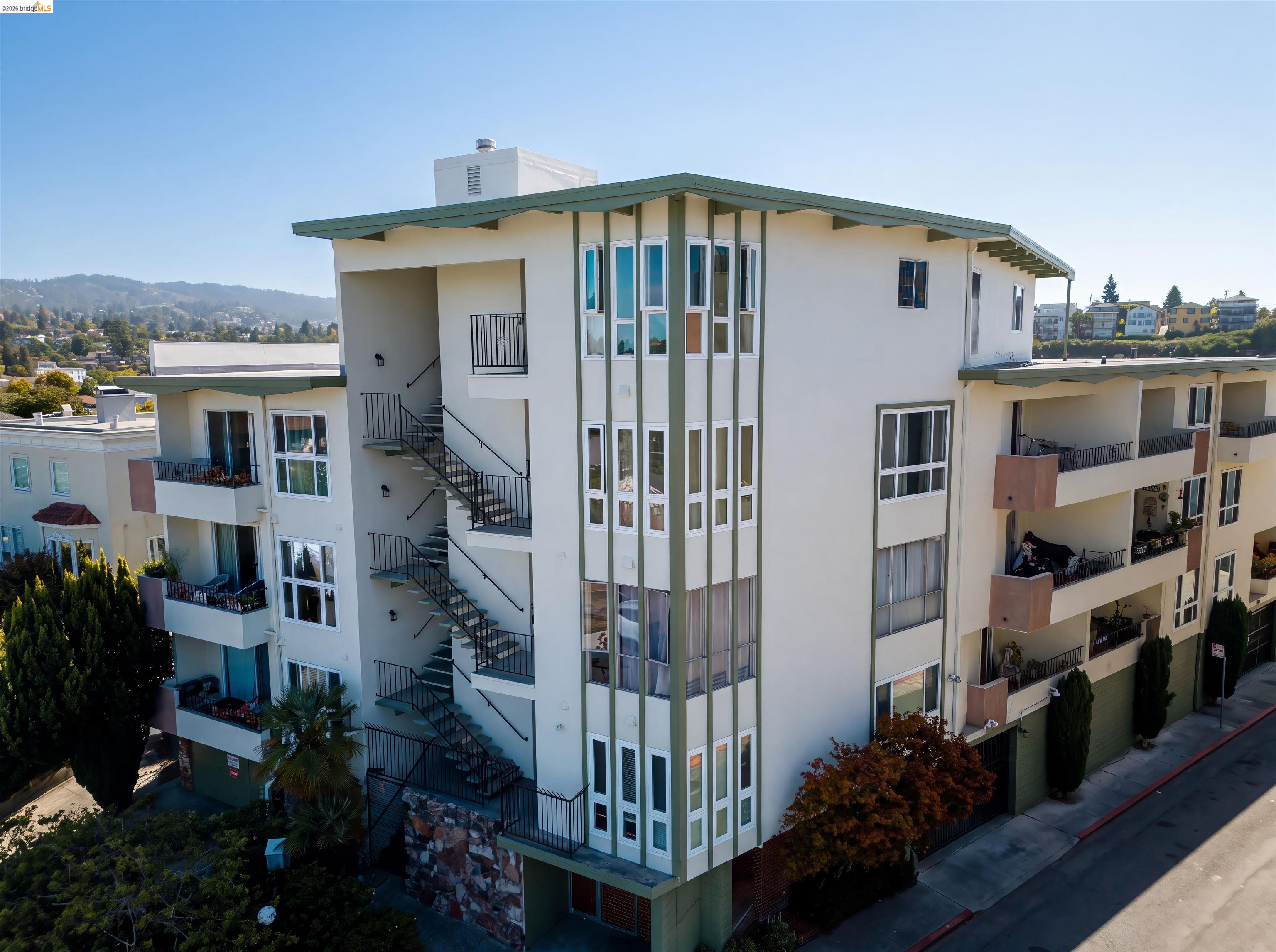 427 Lagunitas Ave # 305, Oakland CA 94610 — photo 28