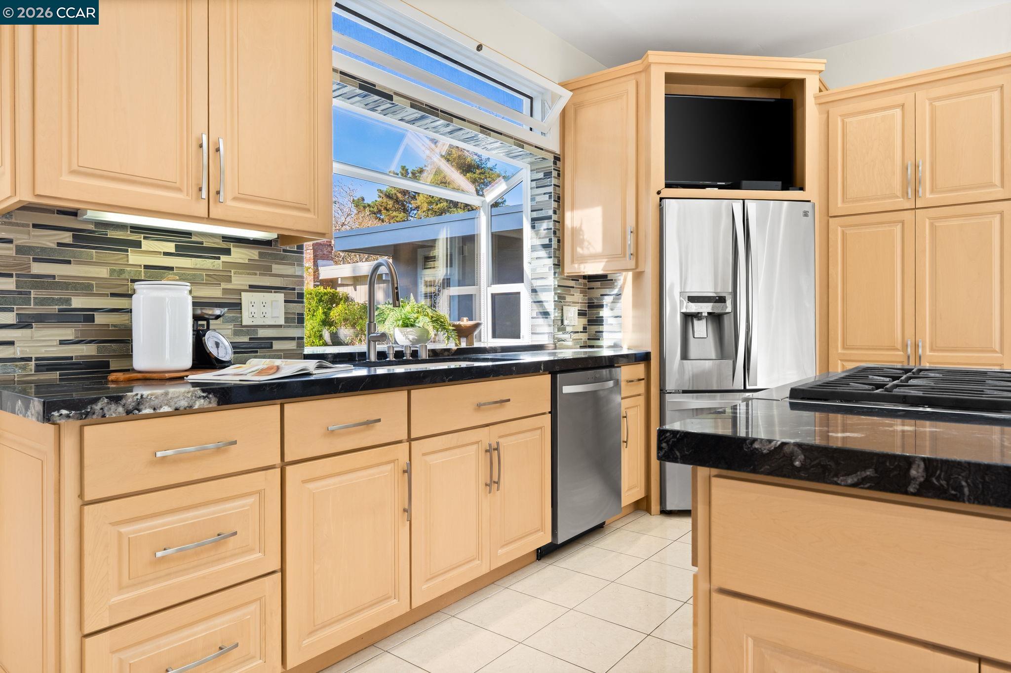 1590 Daniels Dr, San Leandro CA 94577 — photo 30