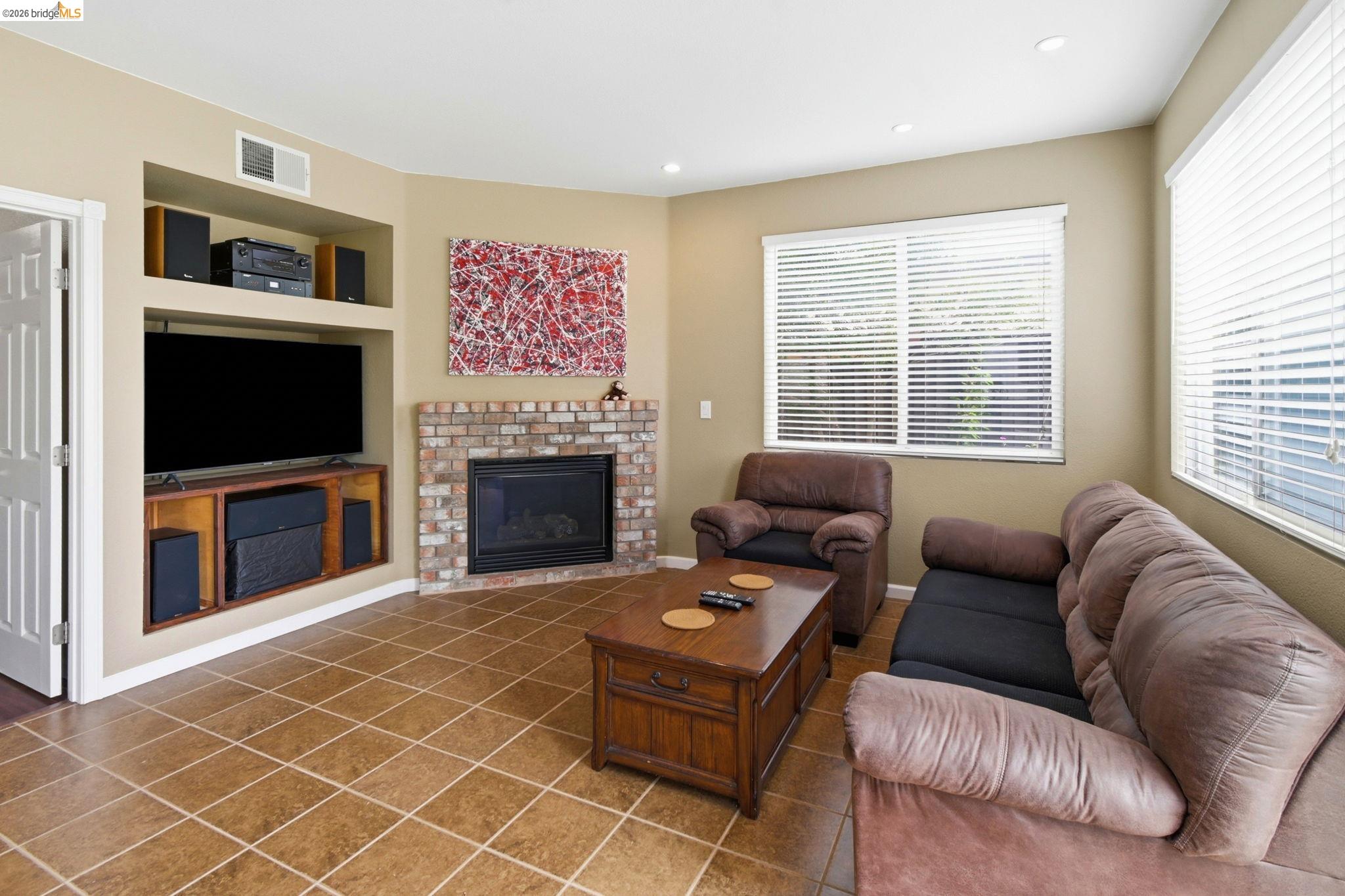 1316 Summer Grove Cir, Fairfield, CA 94534 photo 9