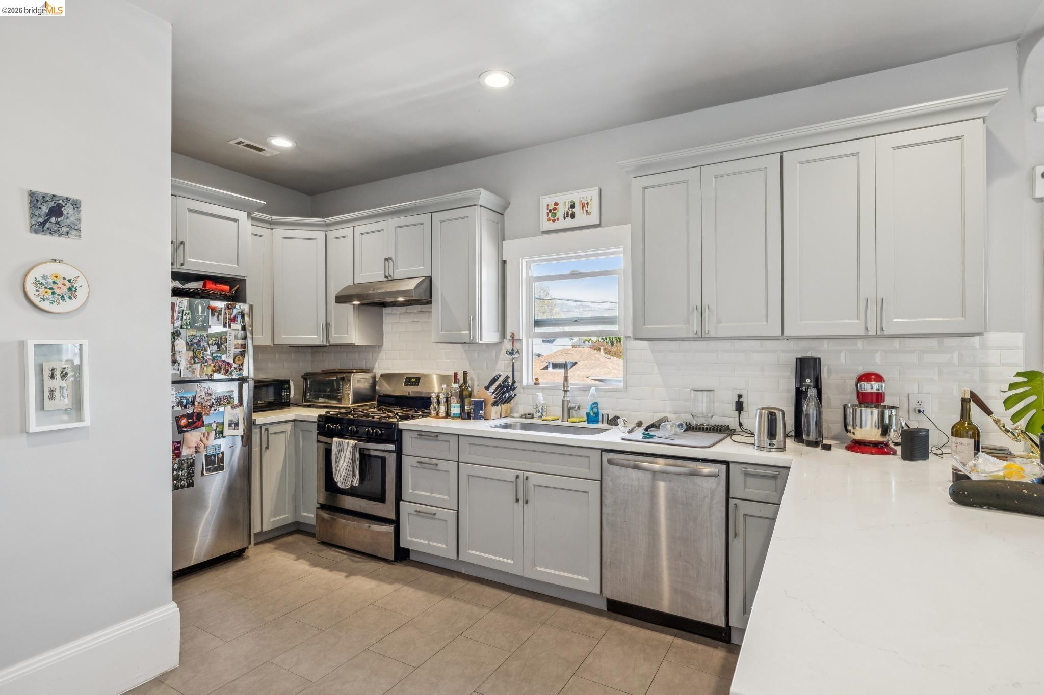 5401 Genoa, Oakland CA 94611 — photo 14