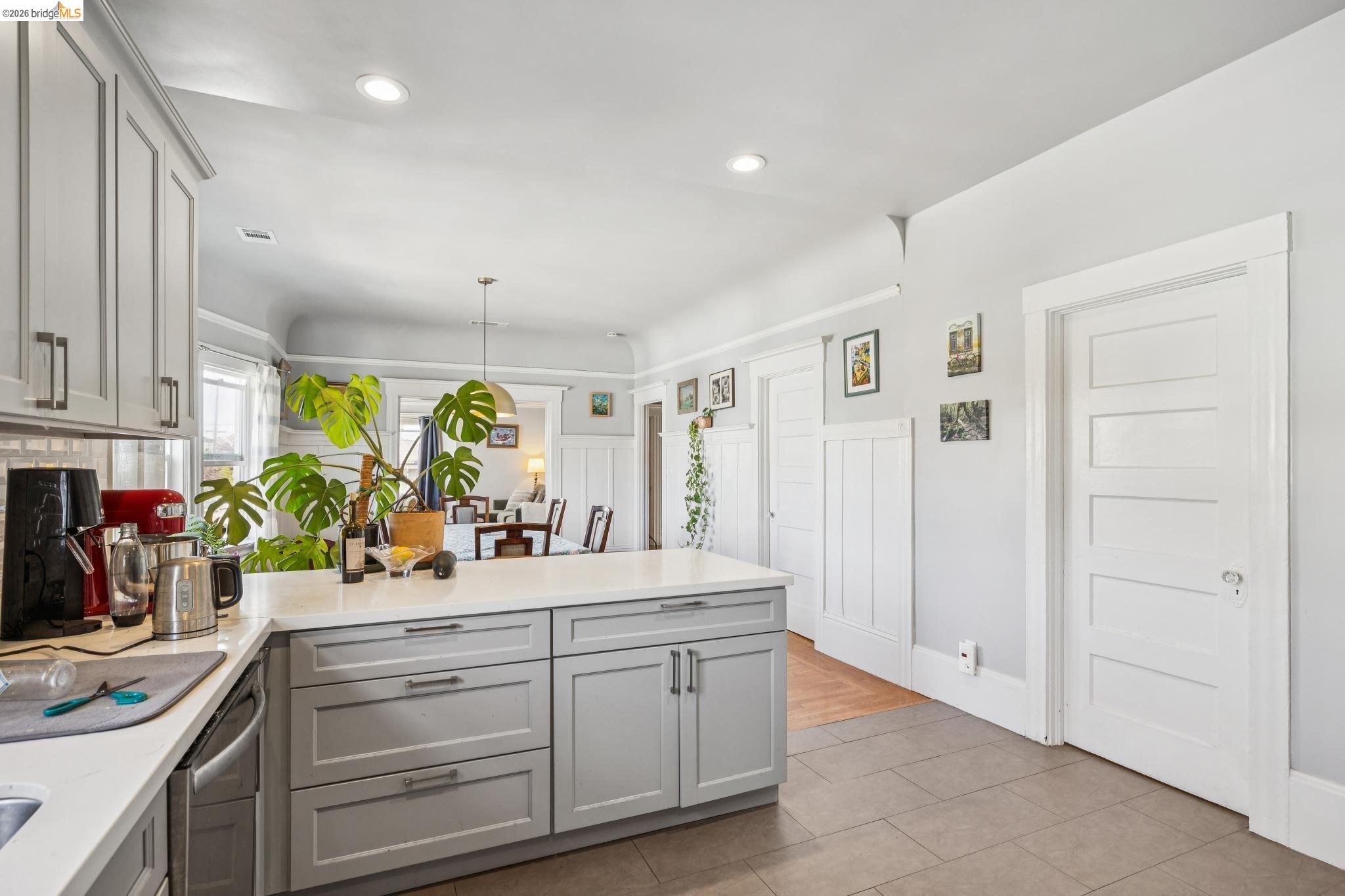 5401 Genoa, Oakland CA 94611 — photo 18