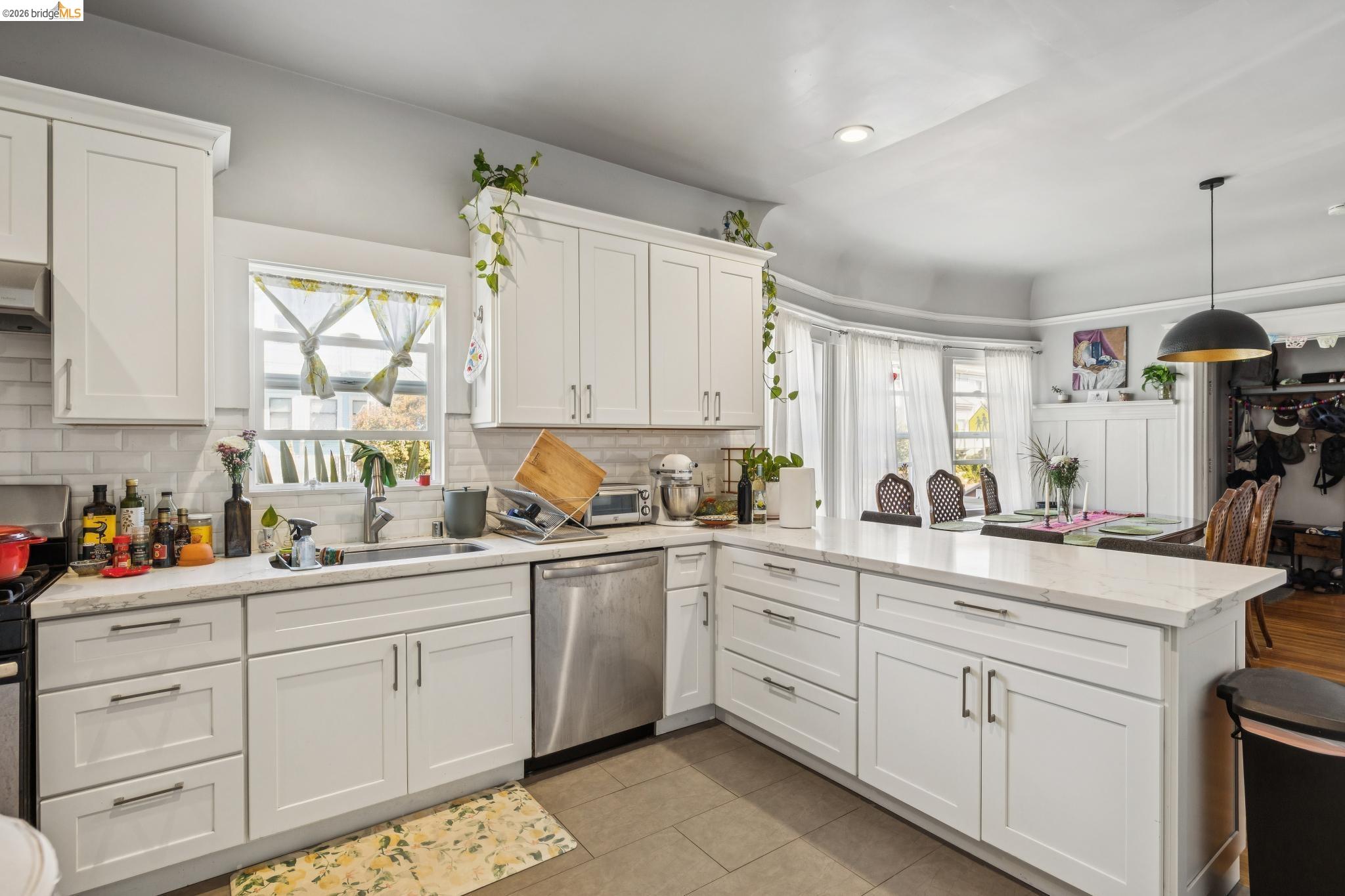5401 Genoa, Oakland CA 94611 — photo 36