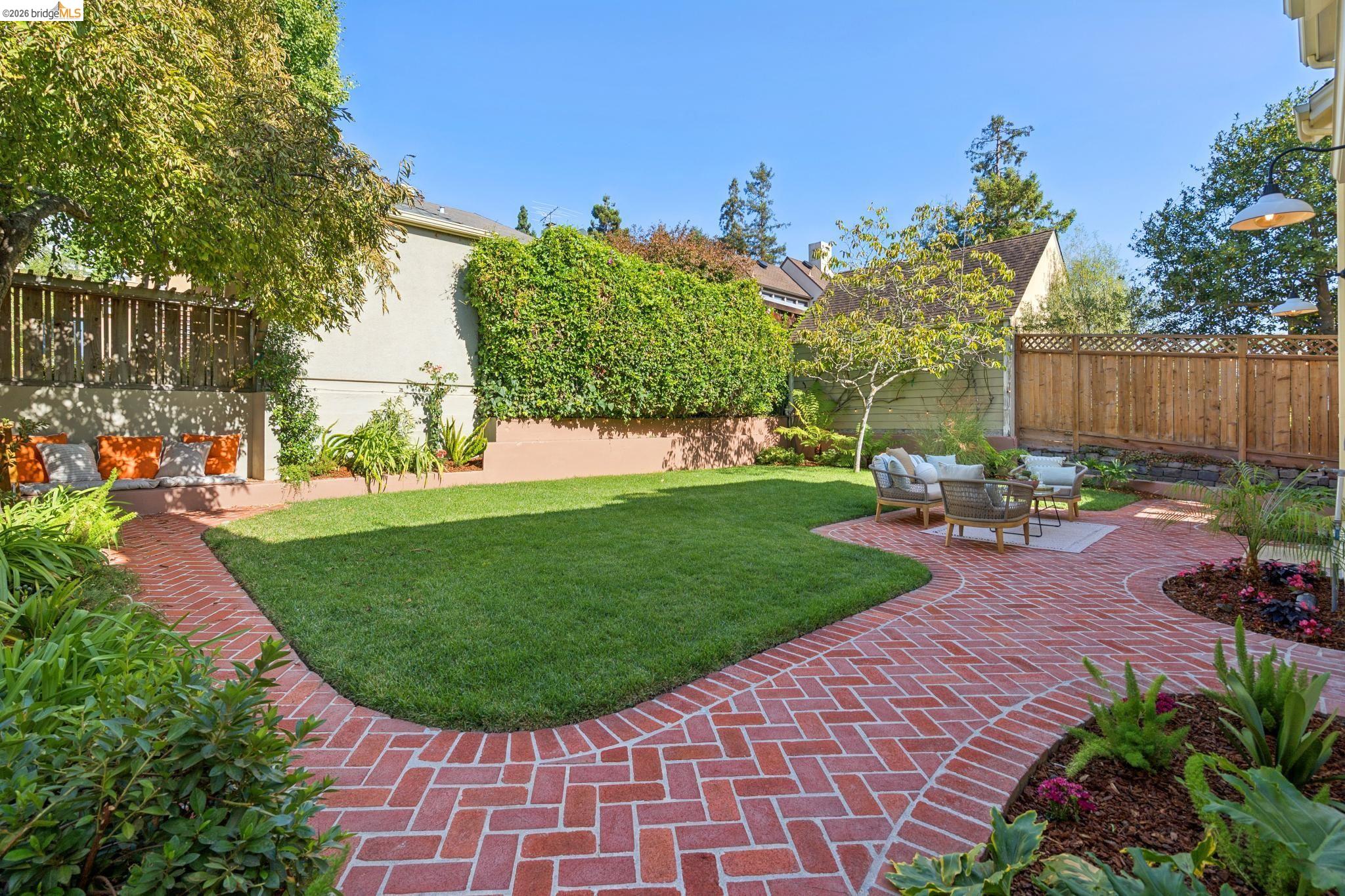 6212 ROCKWELL St, Oakland CA 94618 — photo 38