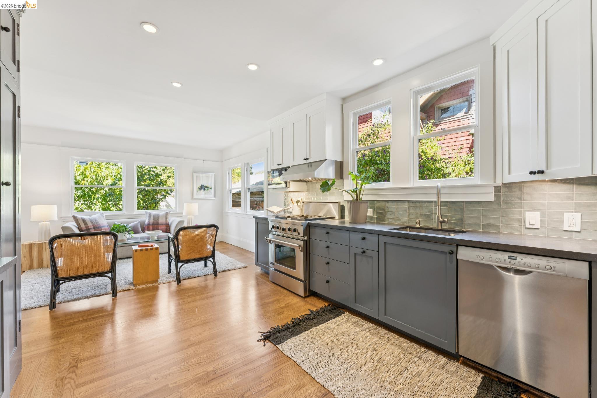5701 Oak Grove Ave, Oakland CA 94618 — photo 11