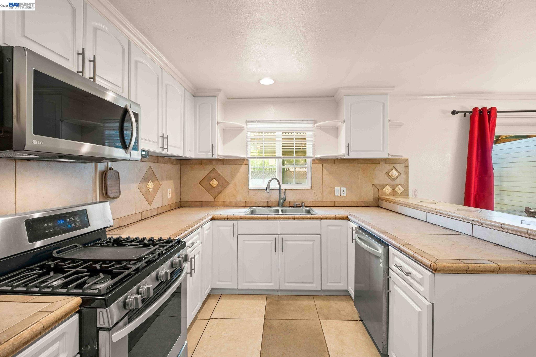 8591 Beverly Ln, Dublin CA 94568 — photo 9