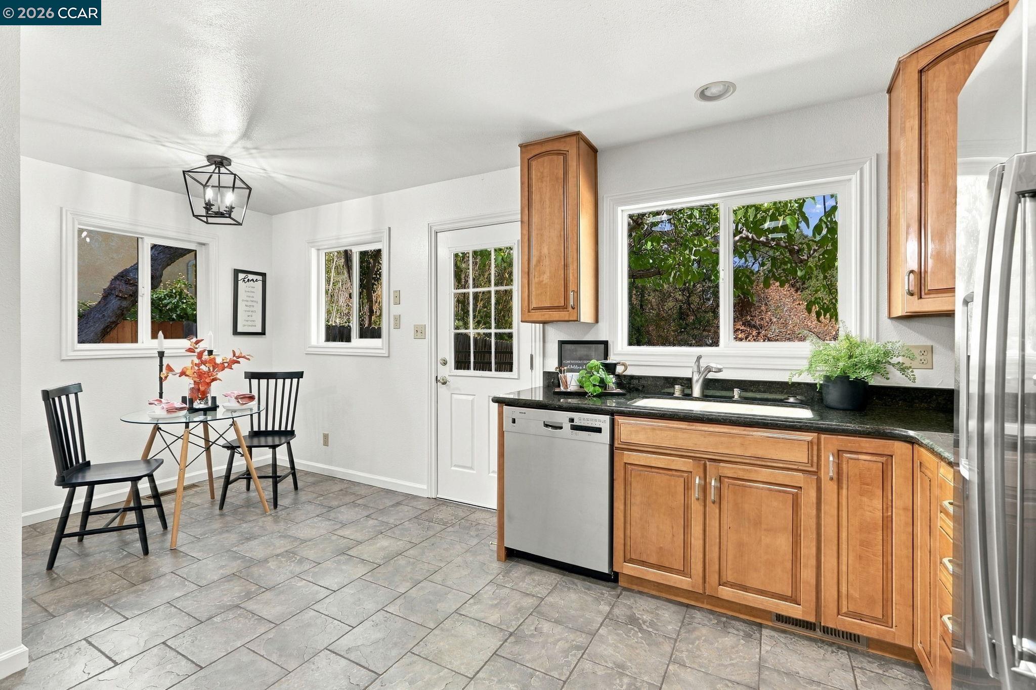 140 Lucinda Ln, Pleasant Hill CA 94523 — photo 12