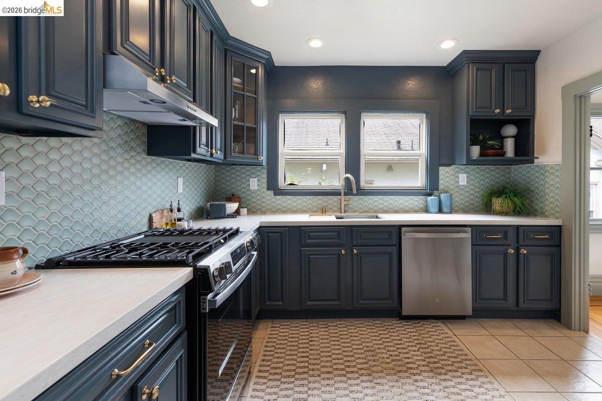 548 Wesley Ave, Oakland CA 94606 — photo 17
