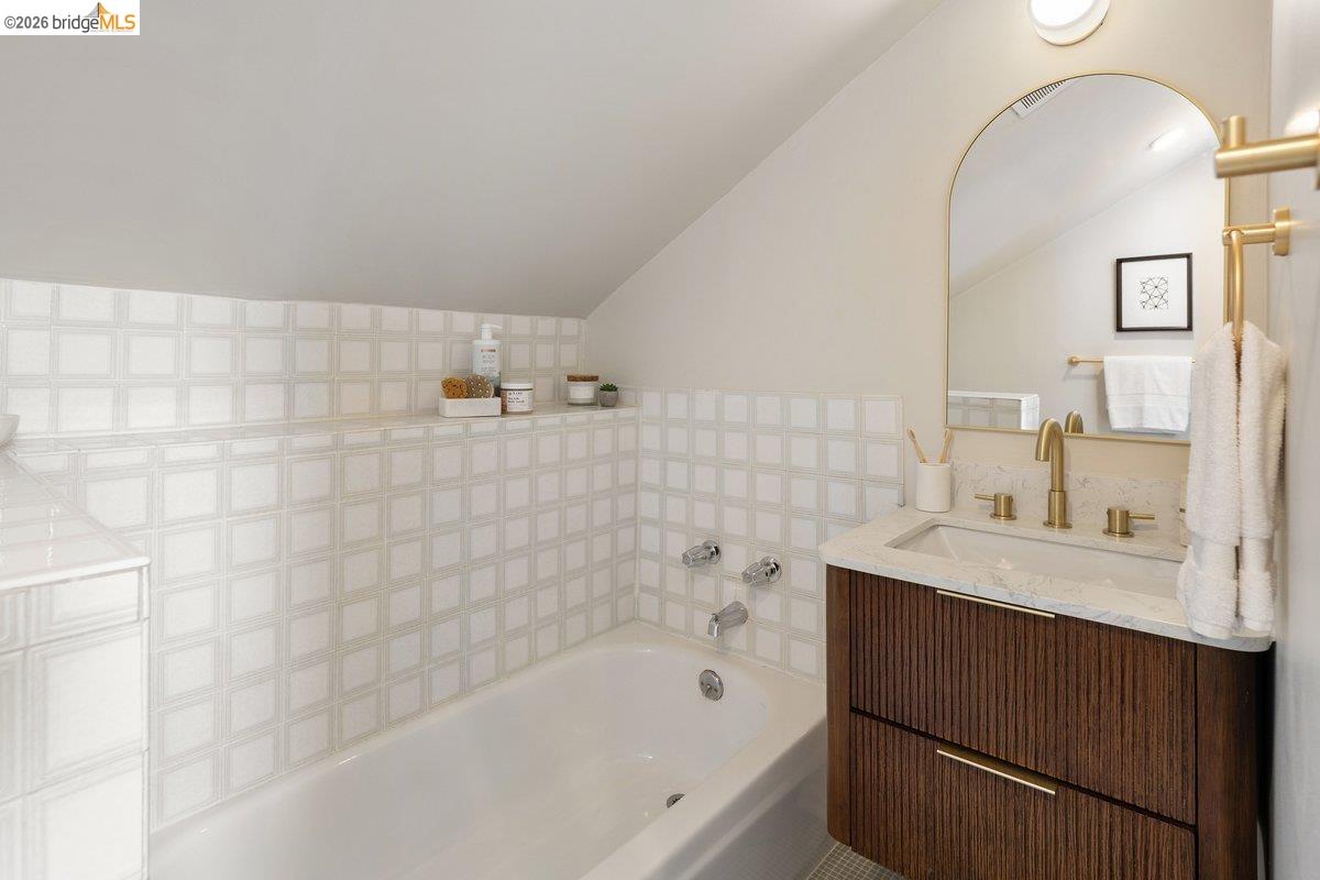 548 Wesley Ave, Oakland CA 94606 — photo 26