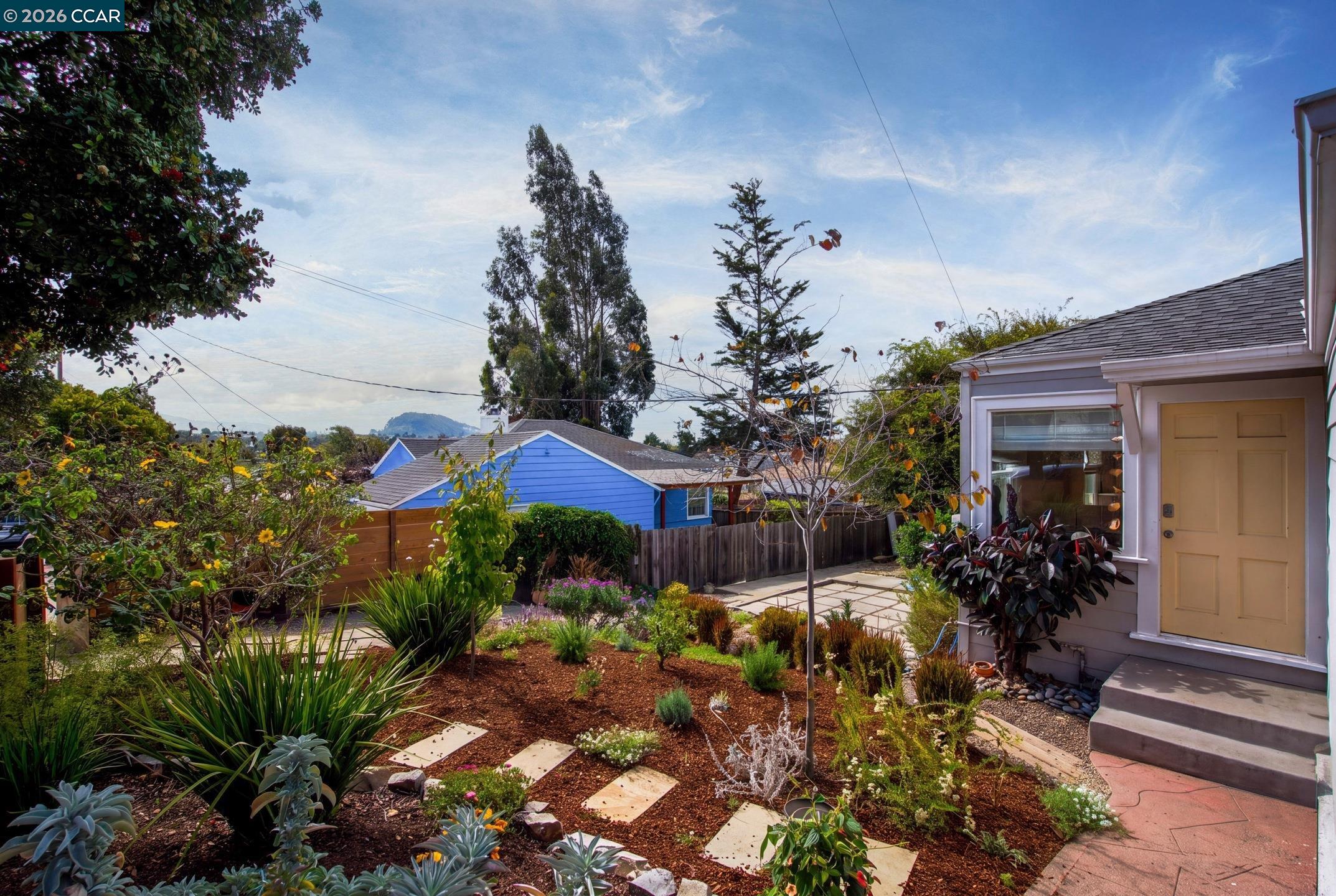 1327 Mariposa St, Richmond CA 94804