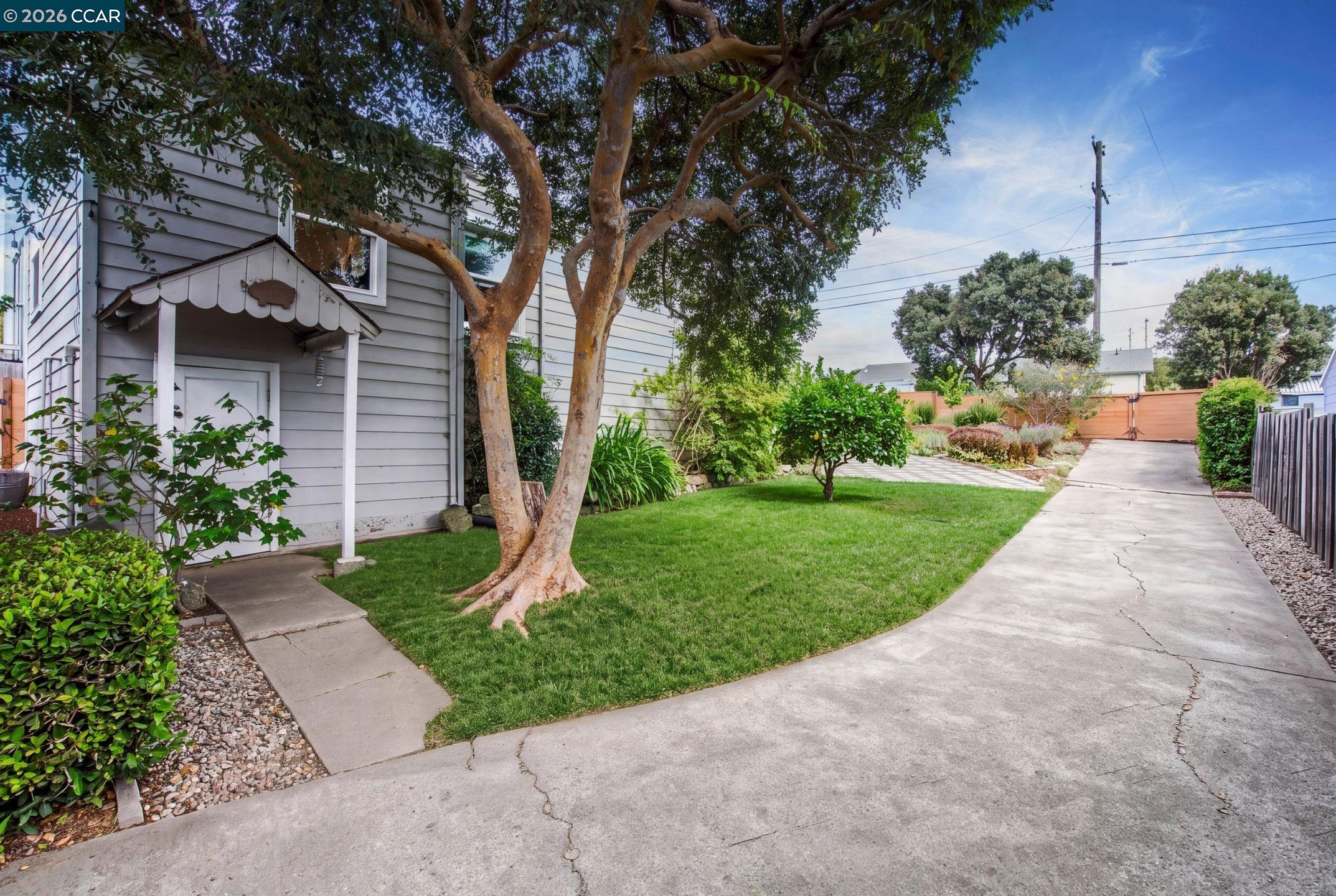 1327 Mariposa St, Richmond CA 94804 — photo 2