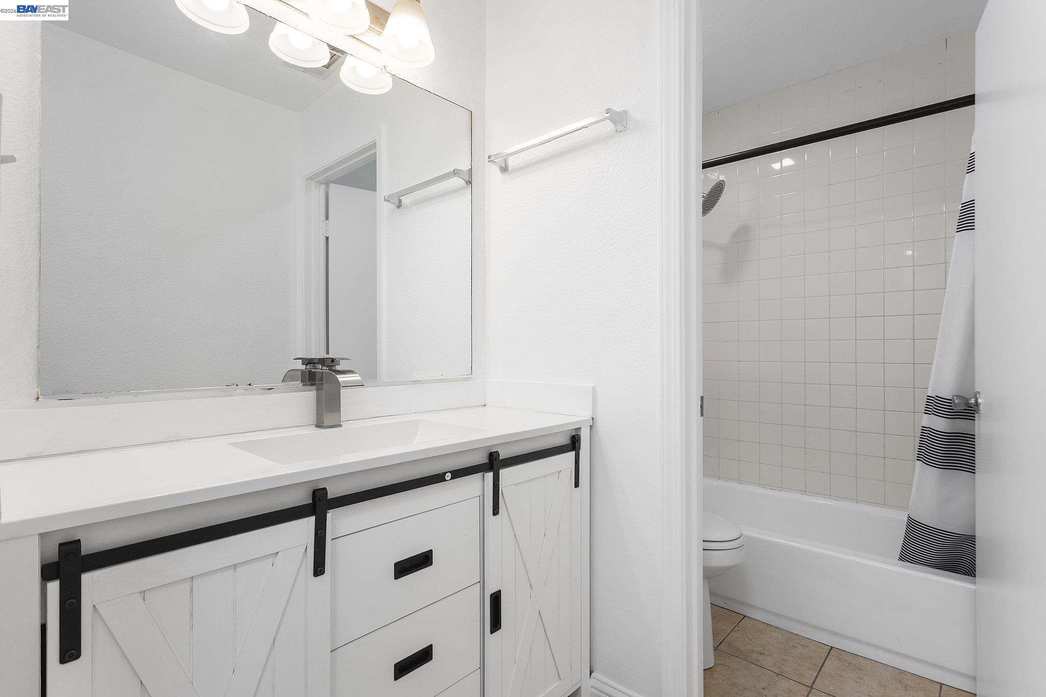 1387 Del Rio Cir # B, Concord CA 94518 — photo 15