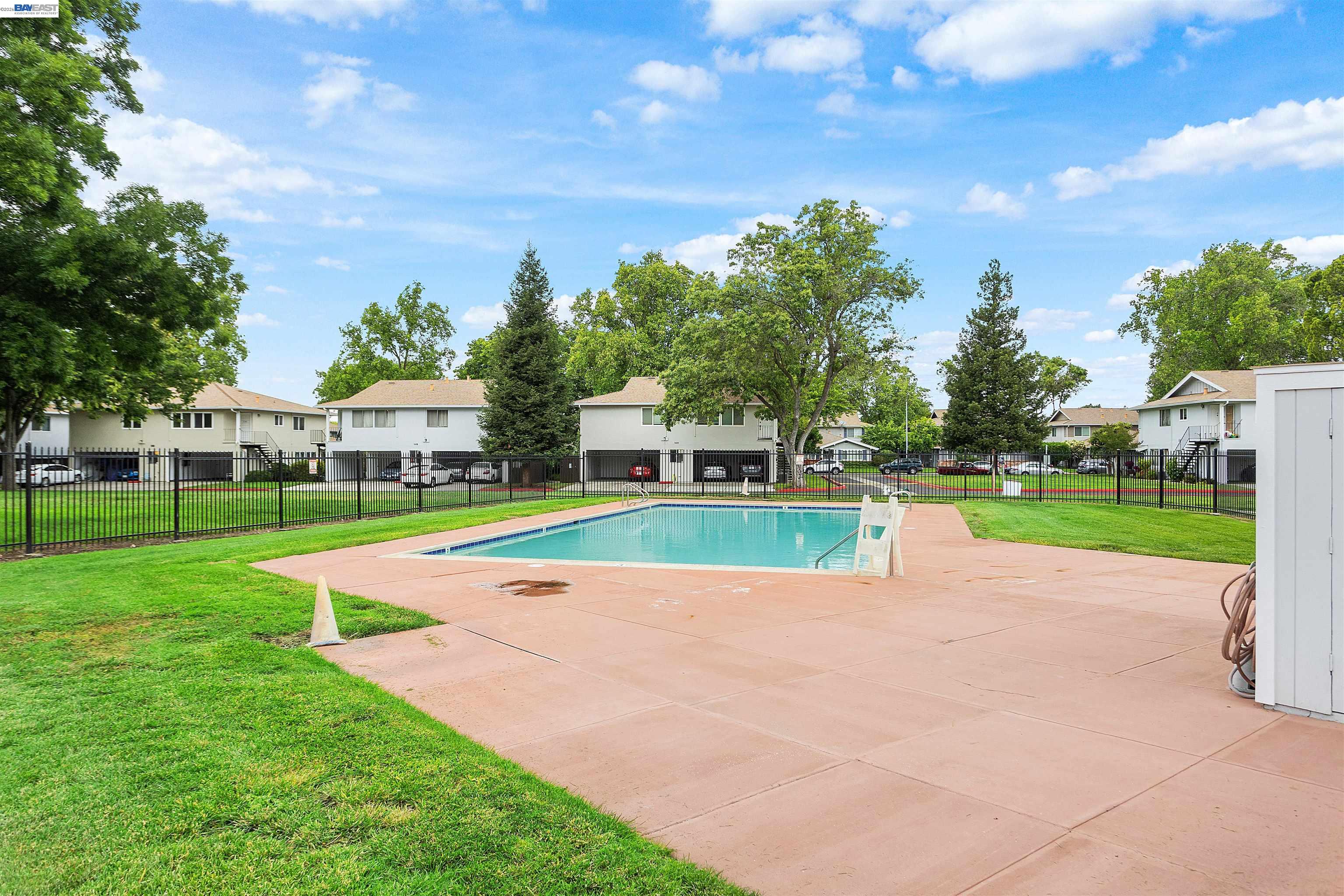 1387 Del Rio Cir # B, Concord CA 94518 — photo 27