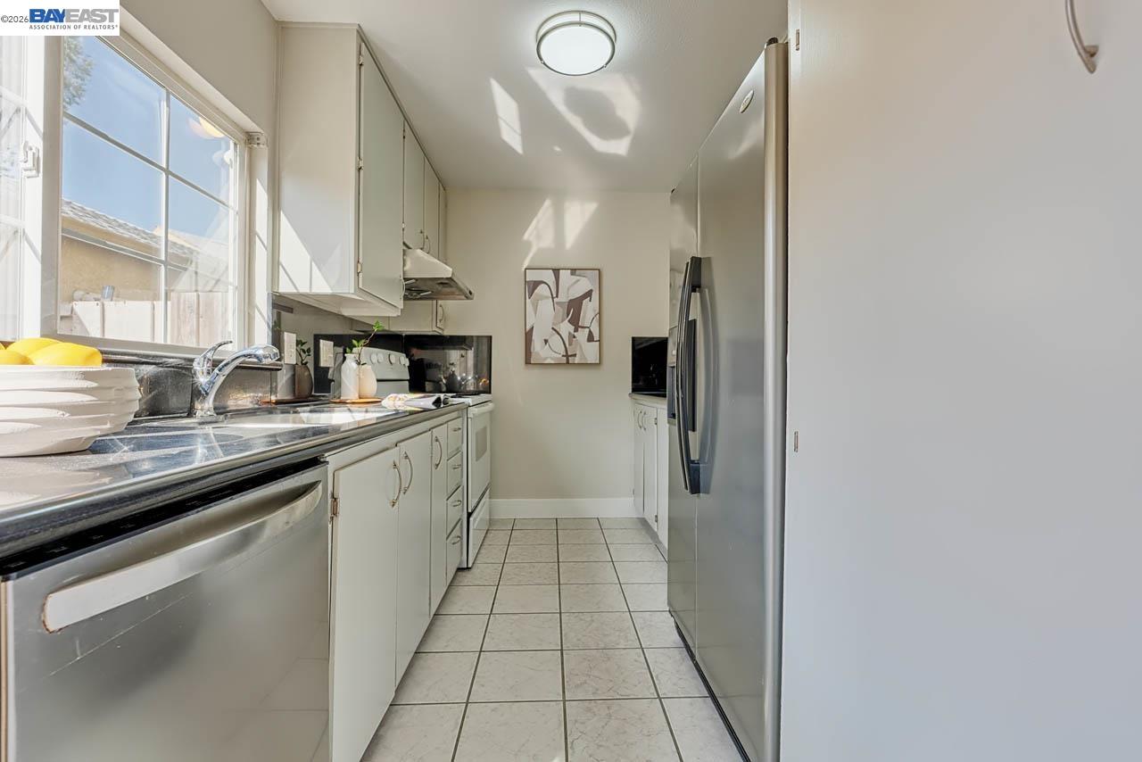 4170 Asimuth Cir, Union City CA 94587 — photo 9
