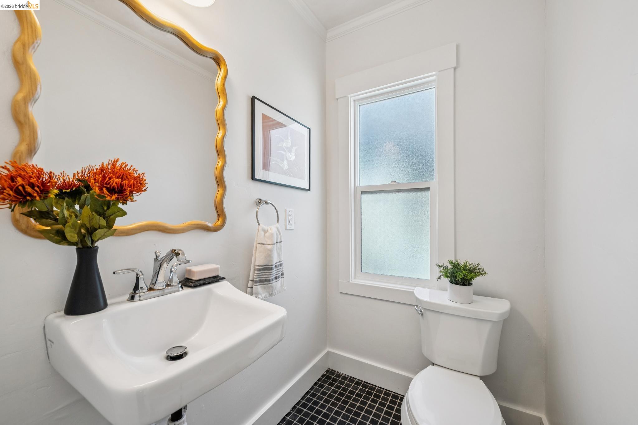 5933 Fremont St, Oakland CA 94608 — photo 13