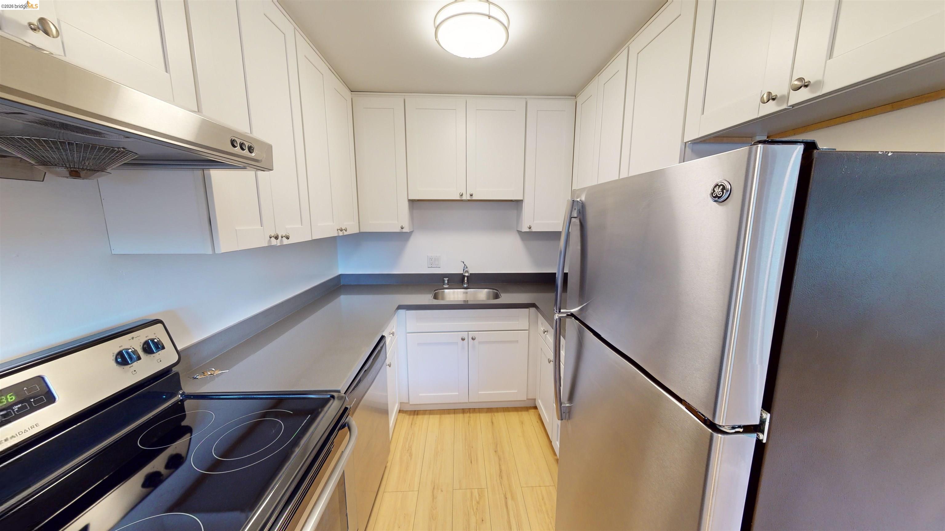 550 Fairmount Ave, Oakland CA 94611 — photo 8