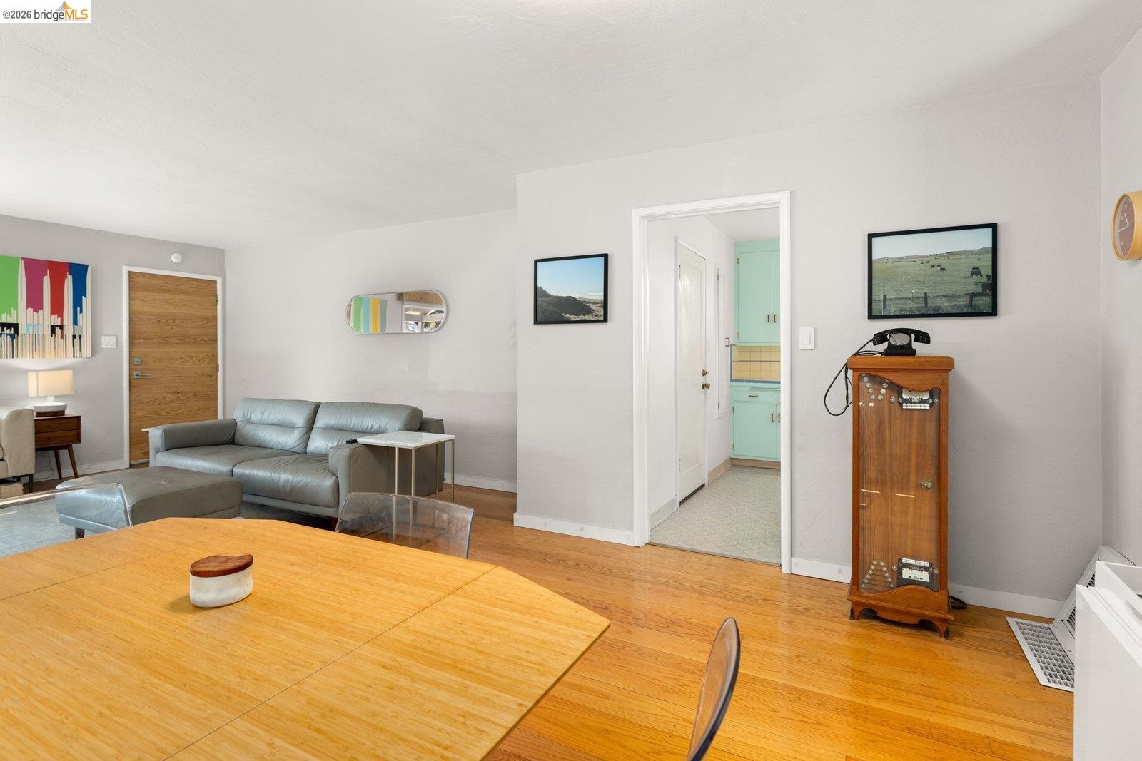 7542 Valentine St, Oakland CA 94605 — photo 11