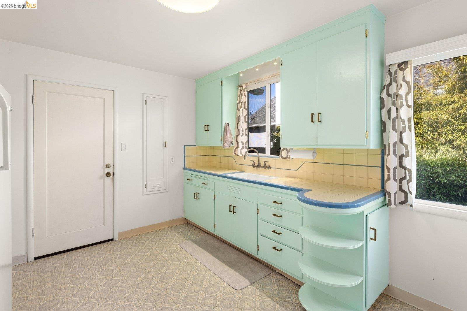 7542 Valentine St, Oakland CA 94605 — photo 14