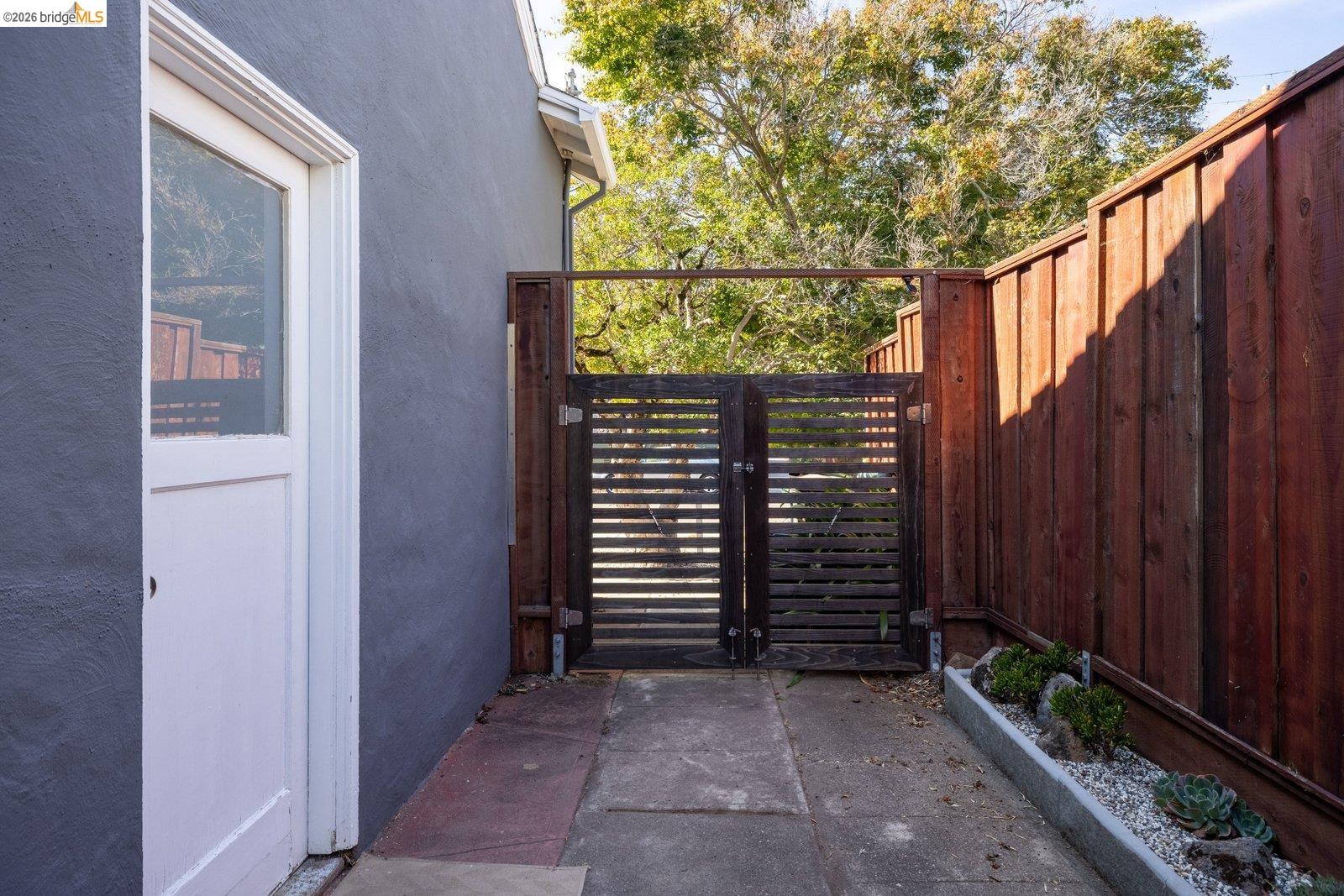 7542 Valentine St, Oakland CA 94605 — photo 26