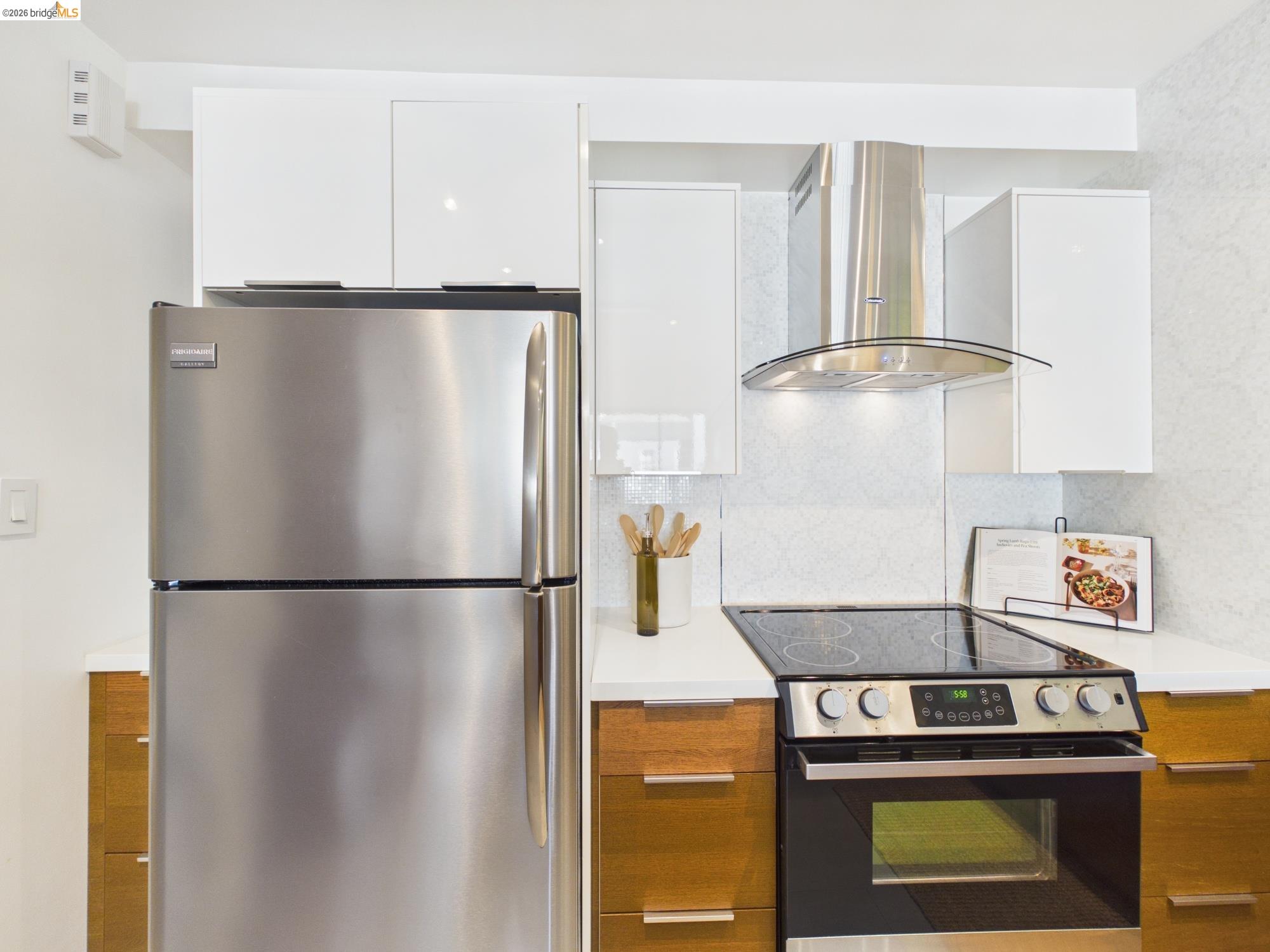 320 Lee St # 303, Oakland CA 94610 — photo 5