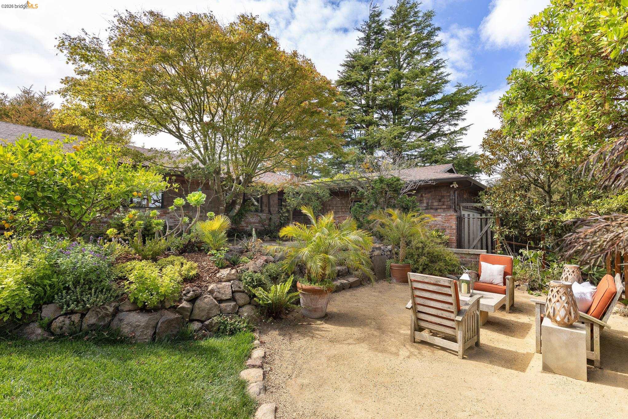 22 Kensington Ct, Kensington CA 94707