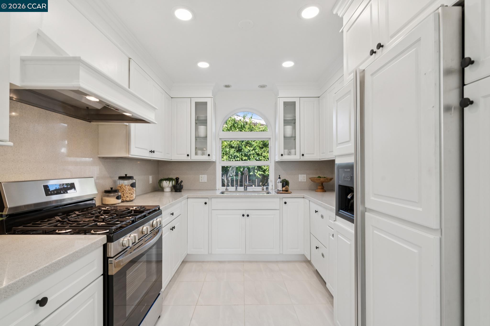 939 Mountain View Dr, Lafayette CA 94549 — photo 8