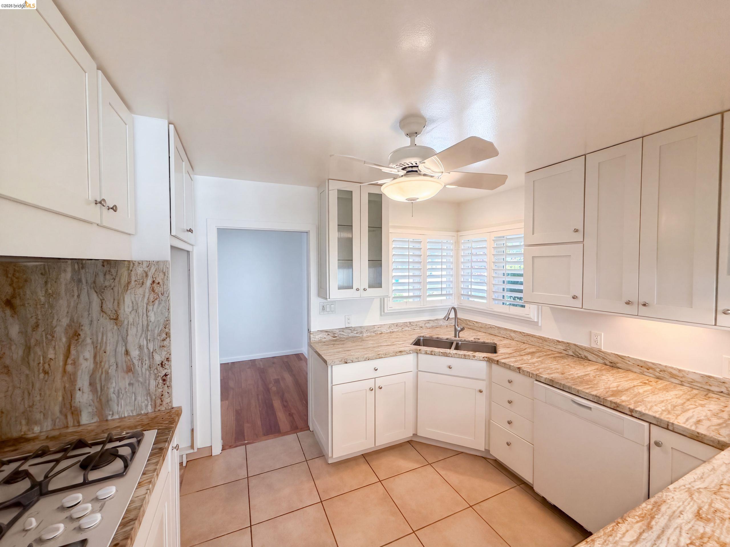 447 Via Del Plano, Novato CA 94949 — photo 2