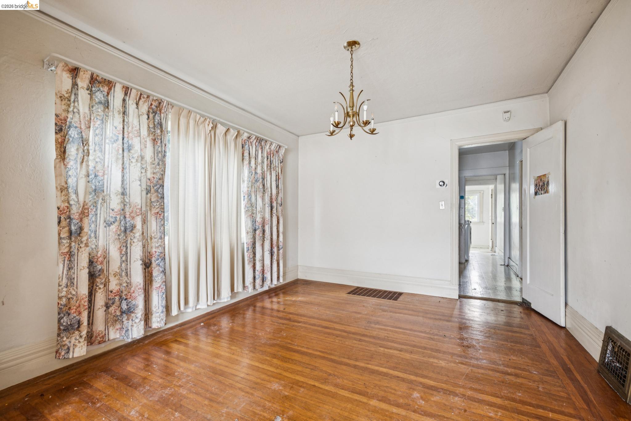 5621 Roberts Ave, Oakland, CA 94605 photo 3