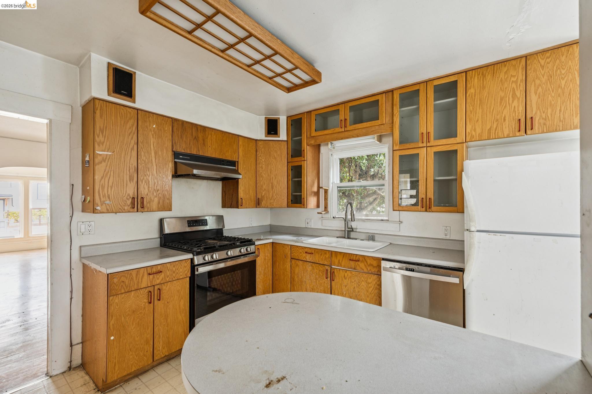5621 Roberts Ave, Oakland, CA 94605 photo 6