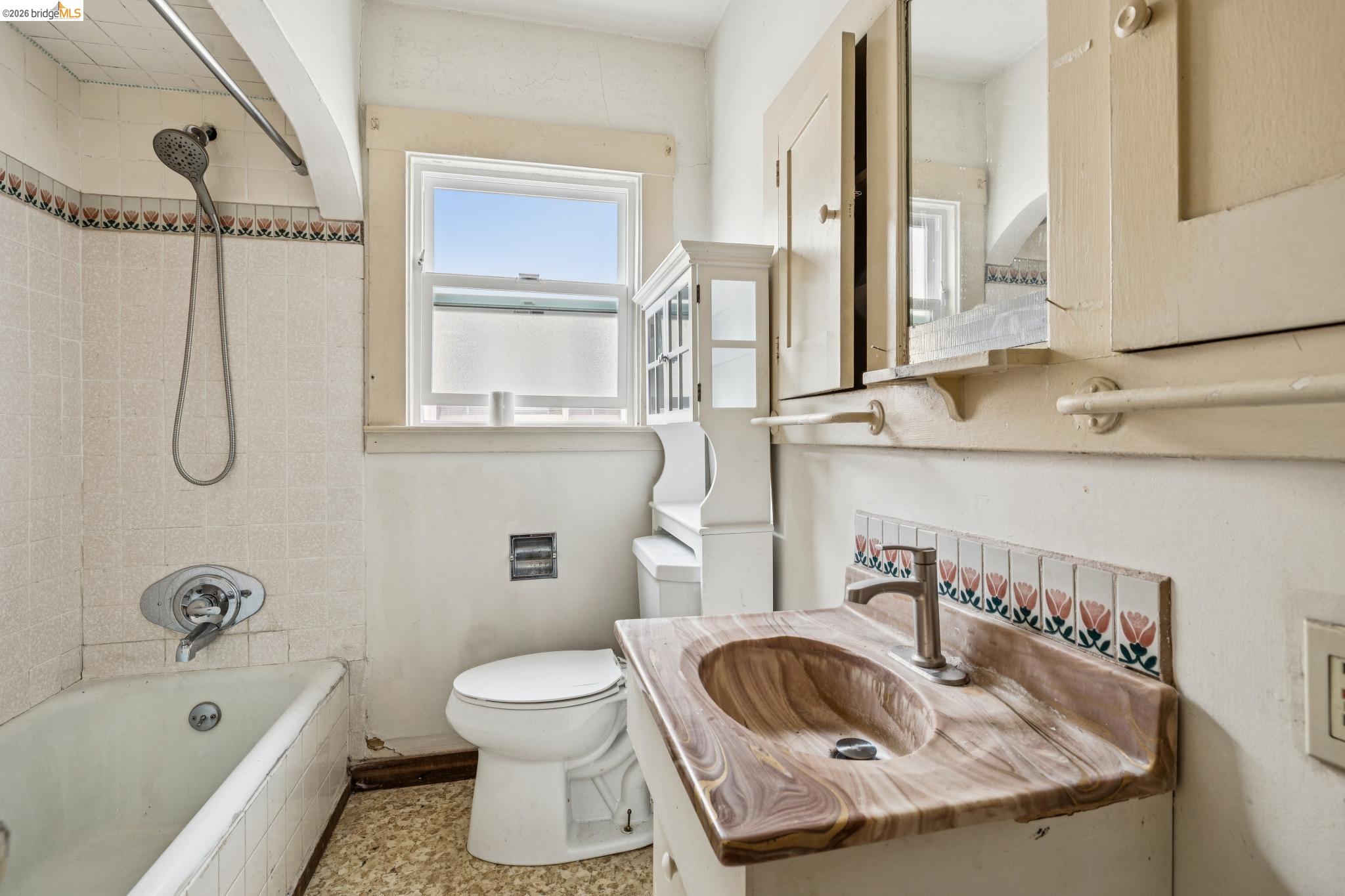 5621 Roberts Ave, Oakland, CA 94605 photo 9