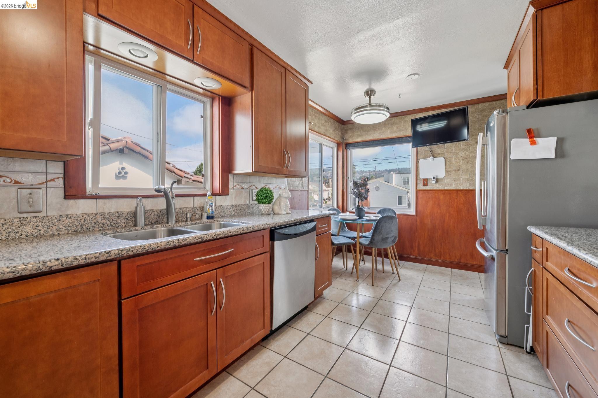 5709 Walnut Street, Oakland CA 94605 — photo 6
