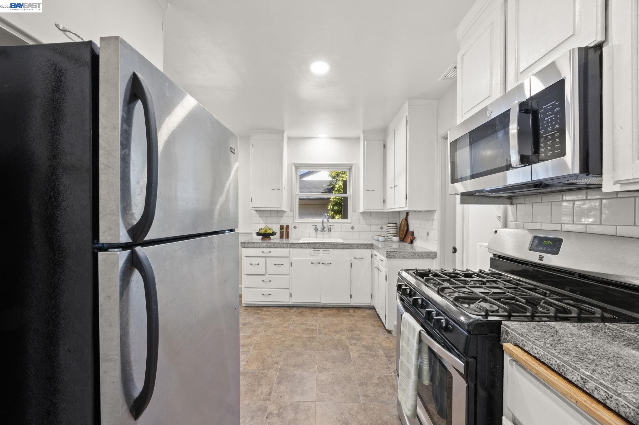 1942 N 6Th St, Concord CA 94519 — photo 10