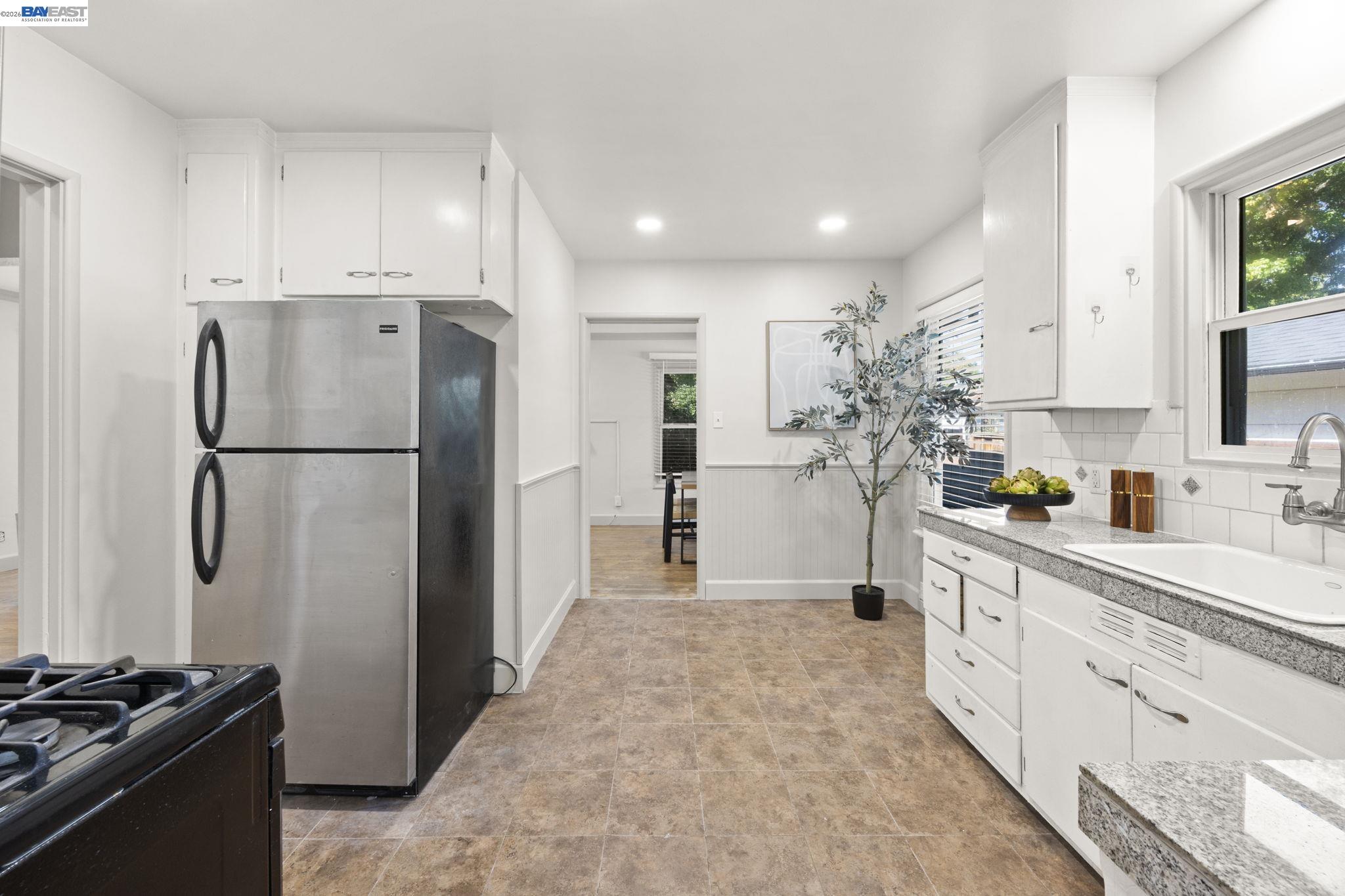 1942 N 6Th St, Concord CA 94519 — photo 11