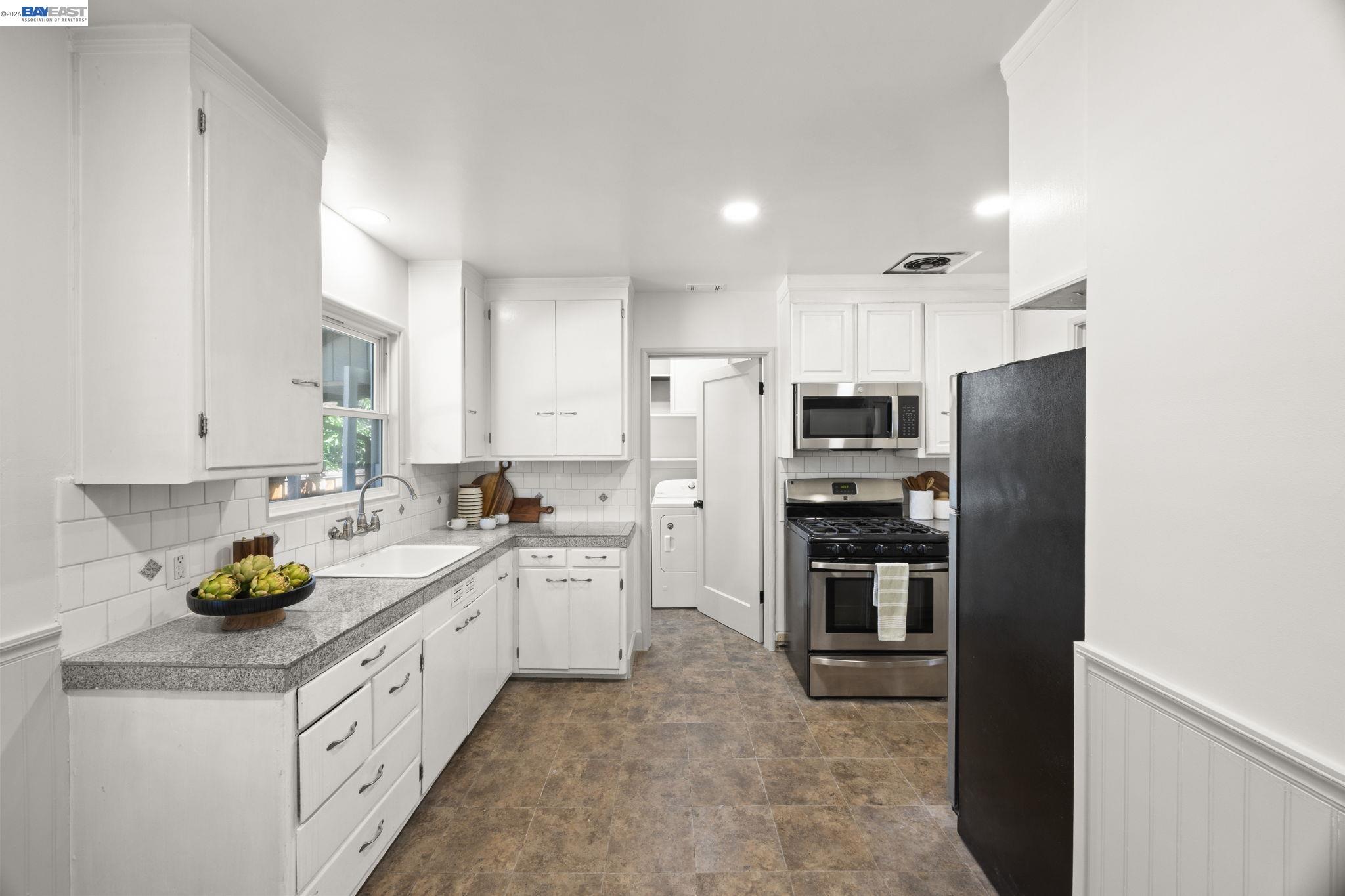 1942 N 6Th St, Concord CA 94519 — photo 8