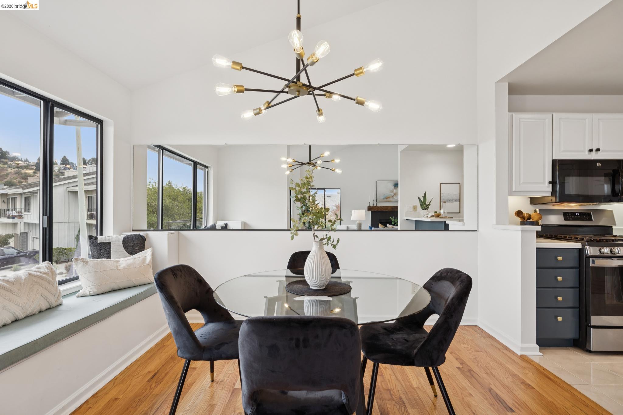 557 Hiller Dr, Oakland CA 94618 — photo 15