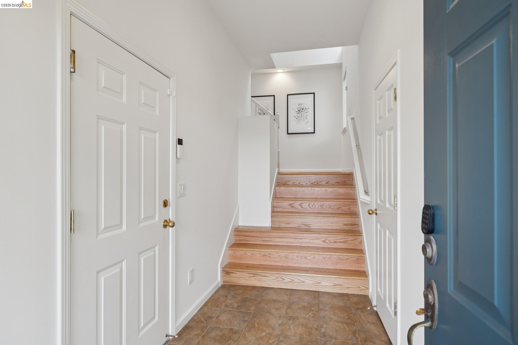 557 Hiller Dr, Oakland CA 94618 — photo 4