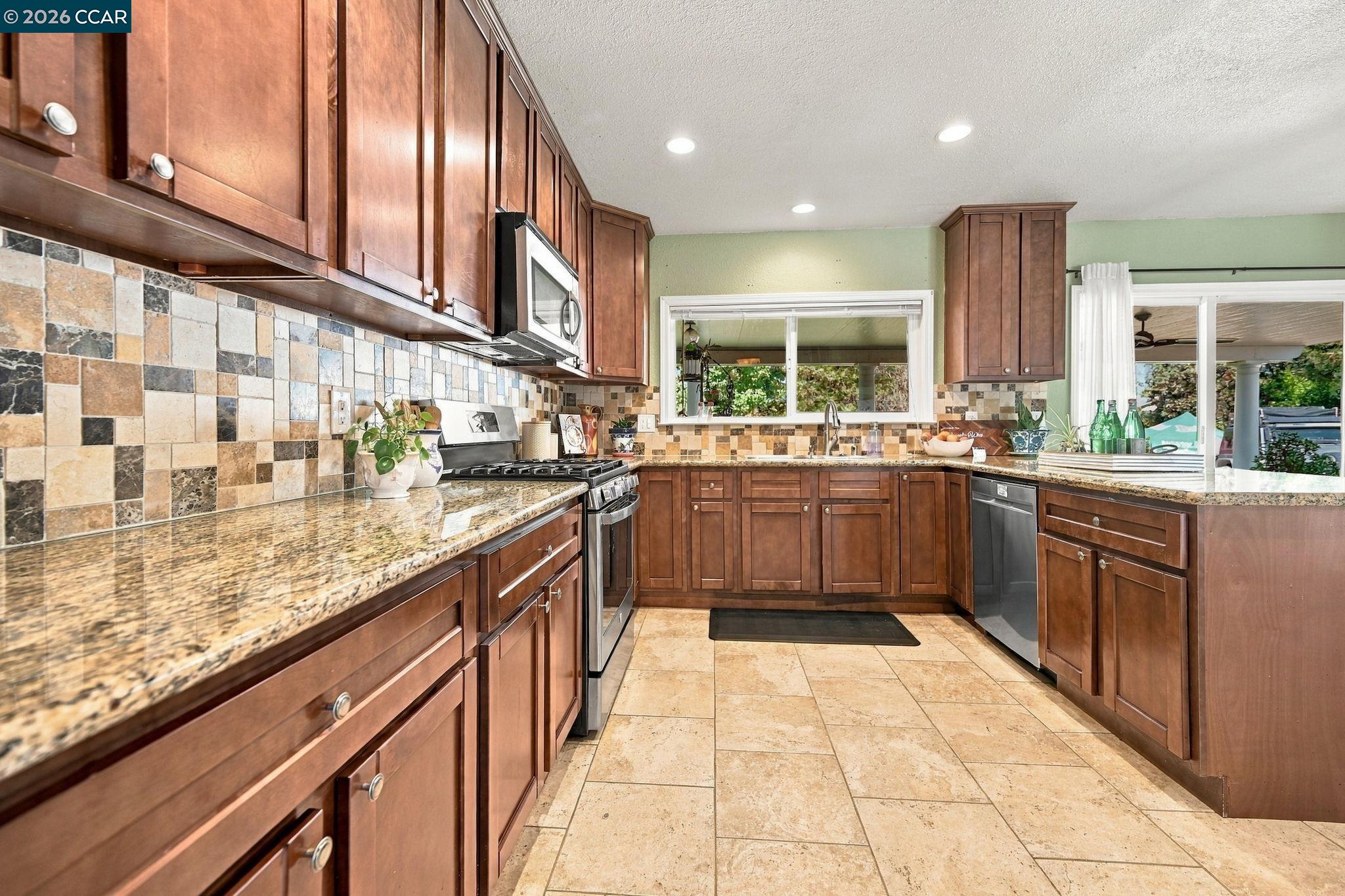 1211 Orange St, Concord CA 94518 — photo 7