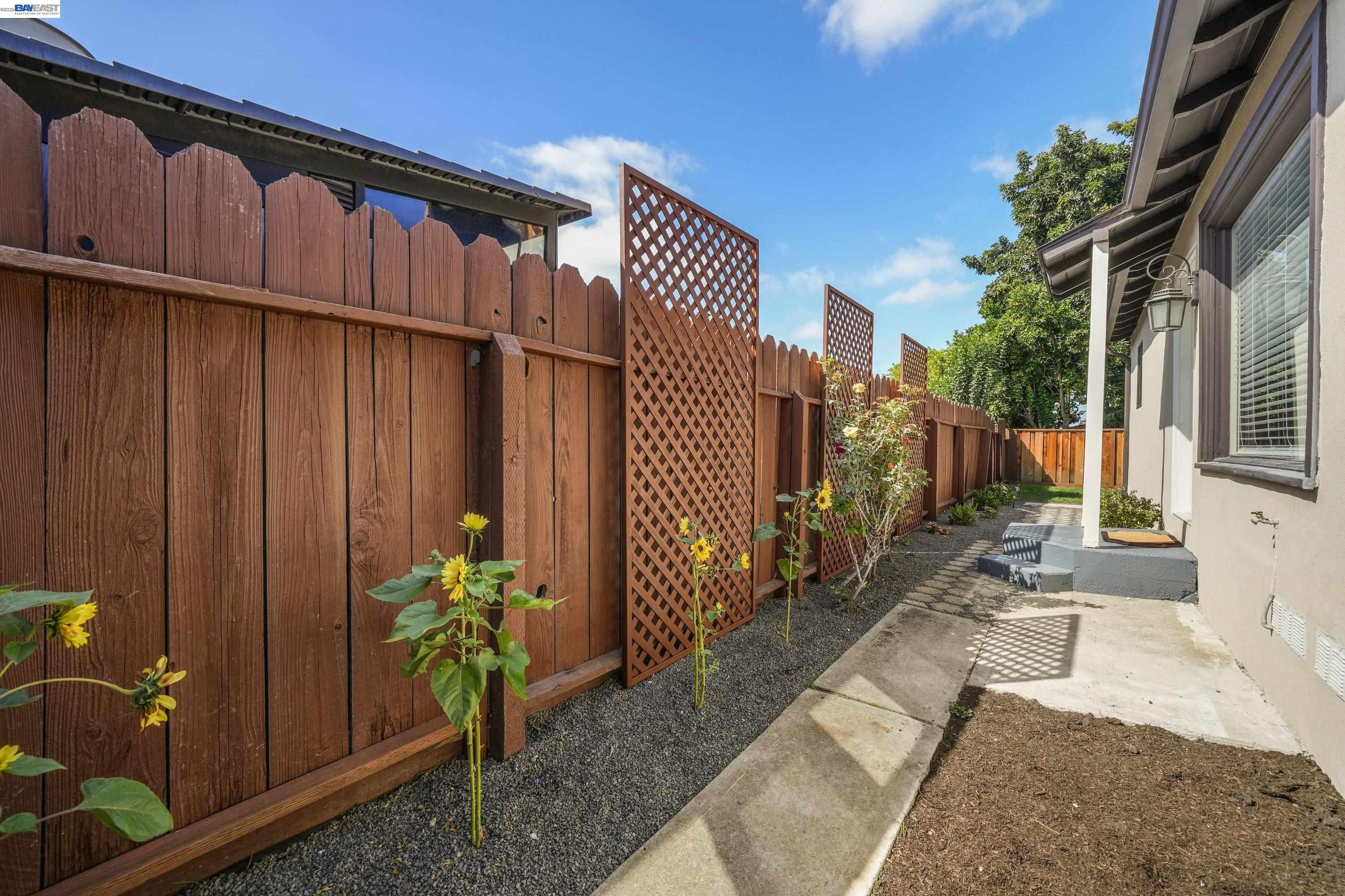 31967 Albany St, Hayward CA 94544 — photo 31
