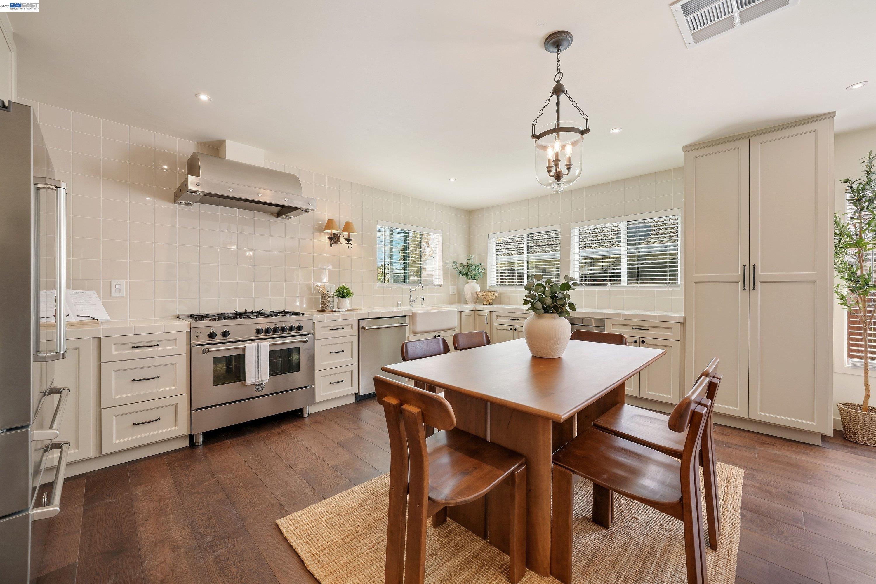 31967 Albany St, Hayward CA 94544 — photo 8