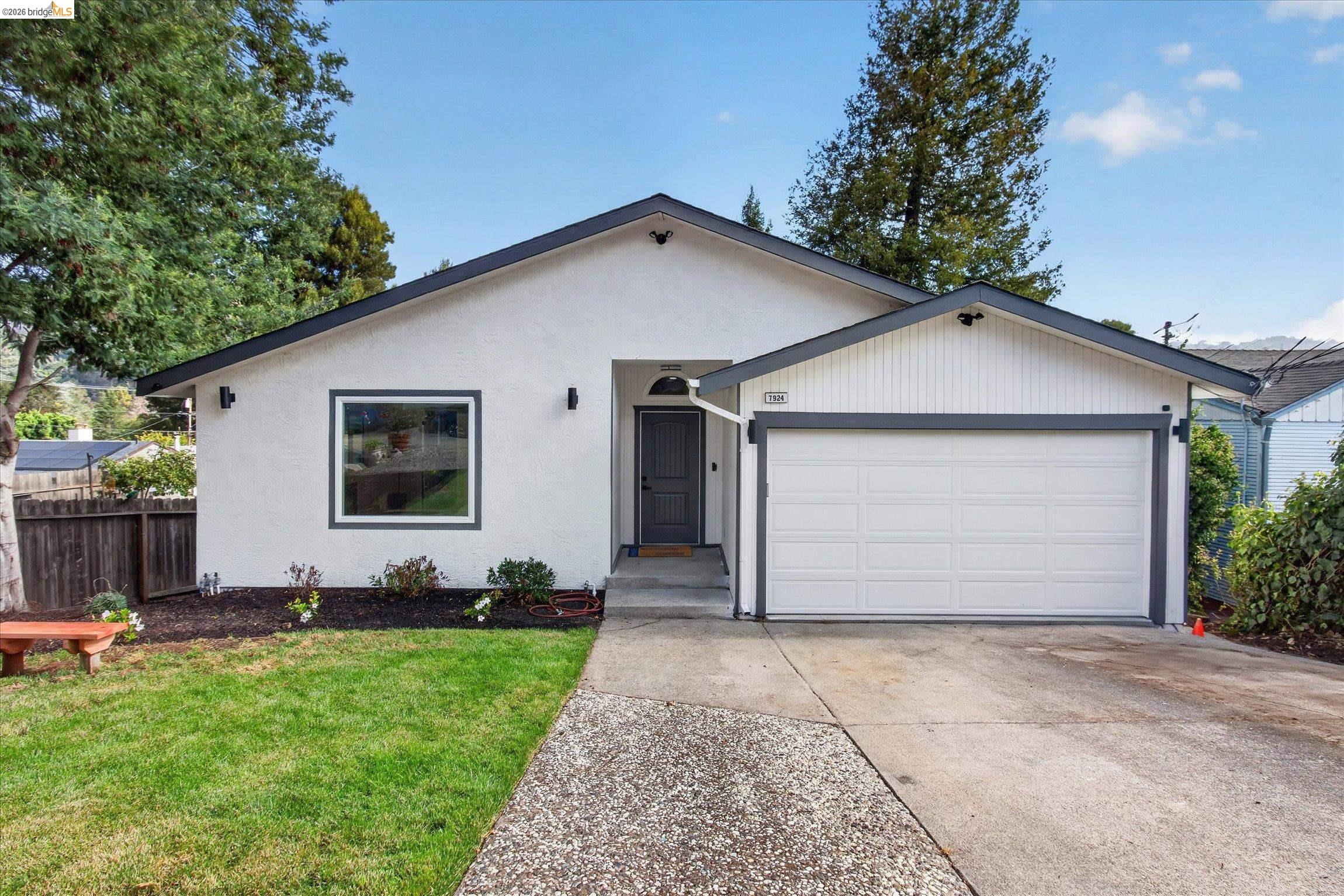 7924 Greenly Dr, Oakland CA 94605