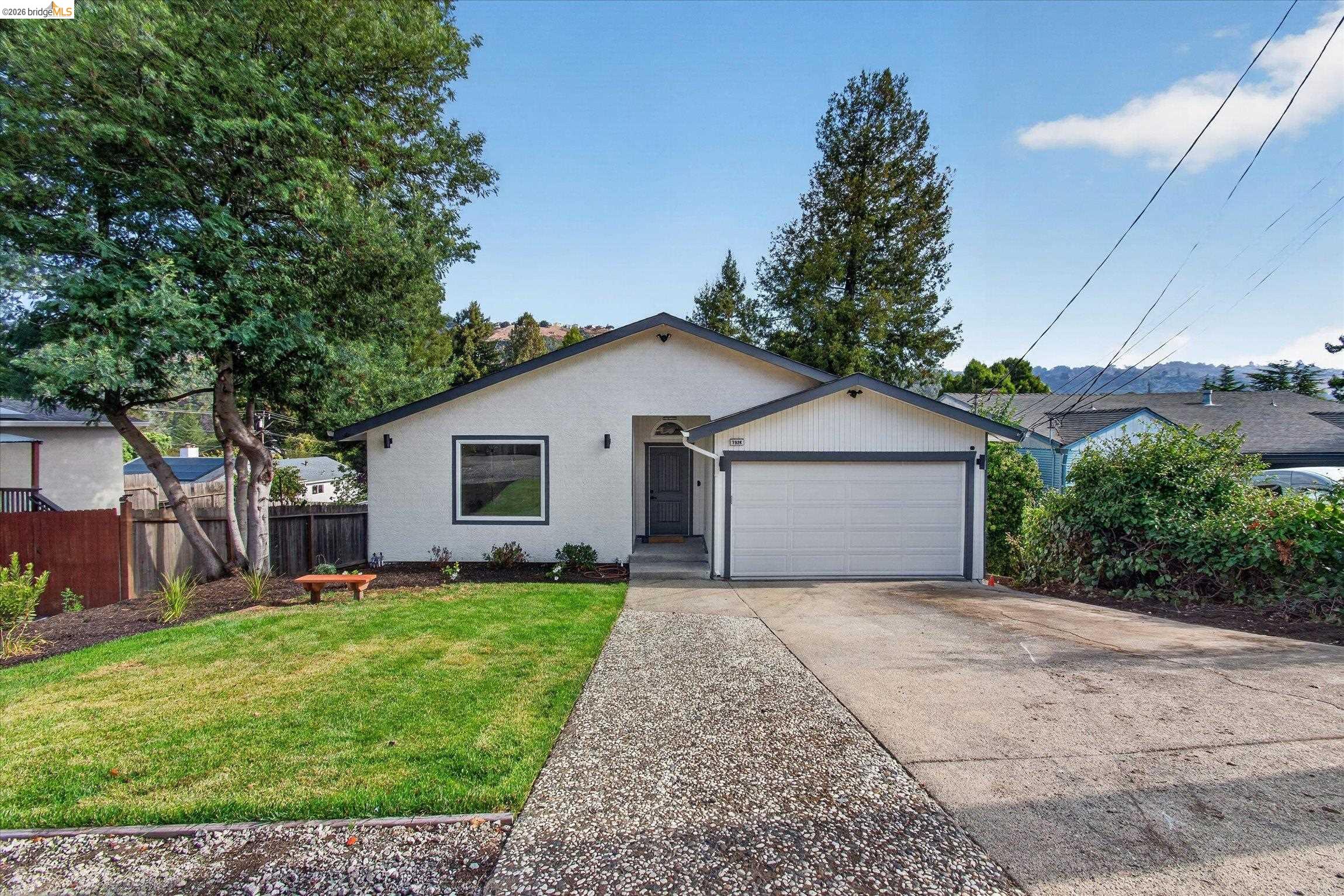 7924 Greenly Dr, Oakland CA 94605 — photo 2