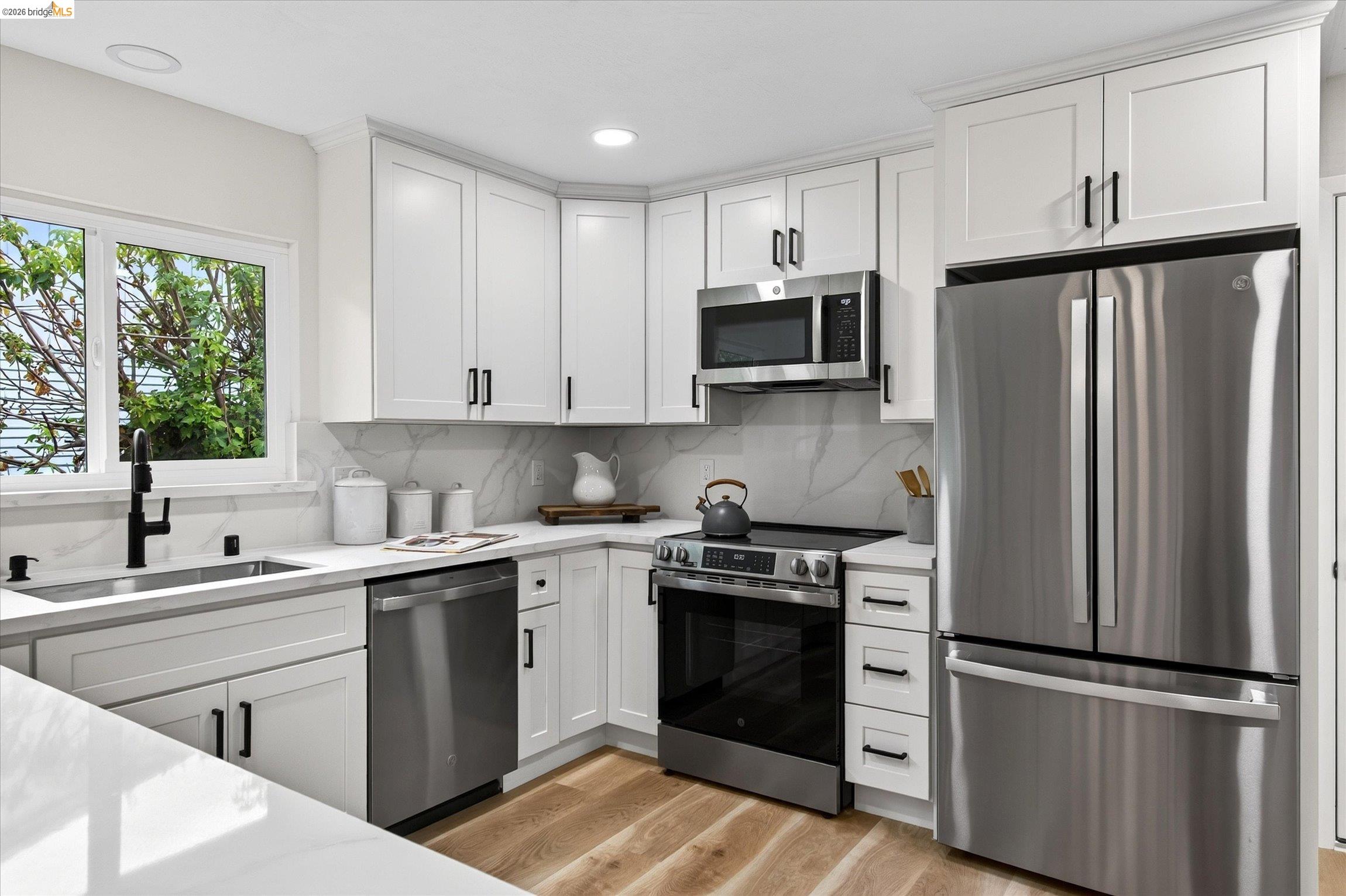7924 Greenly Dr, Oakland CA 94605 — photo 18