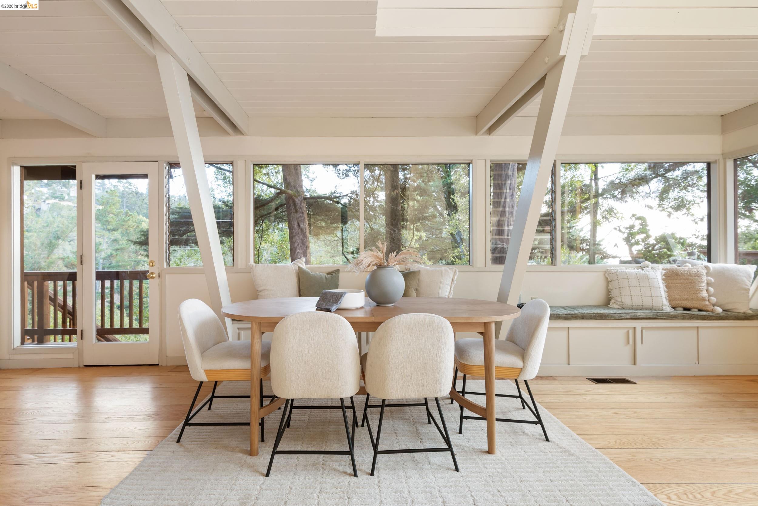 6760 Moore Dr, Oakland CA 94611 — photo 14
