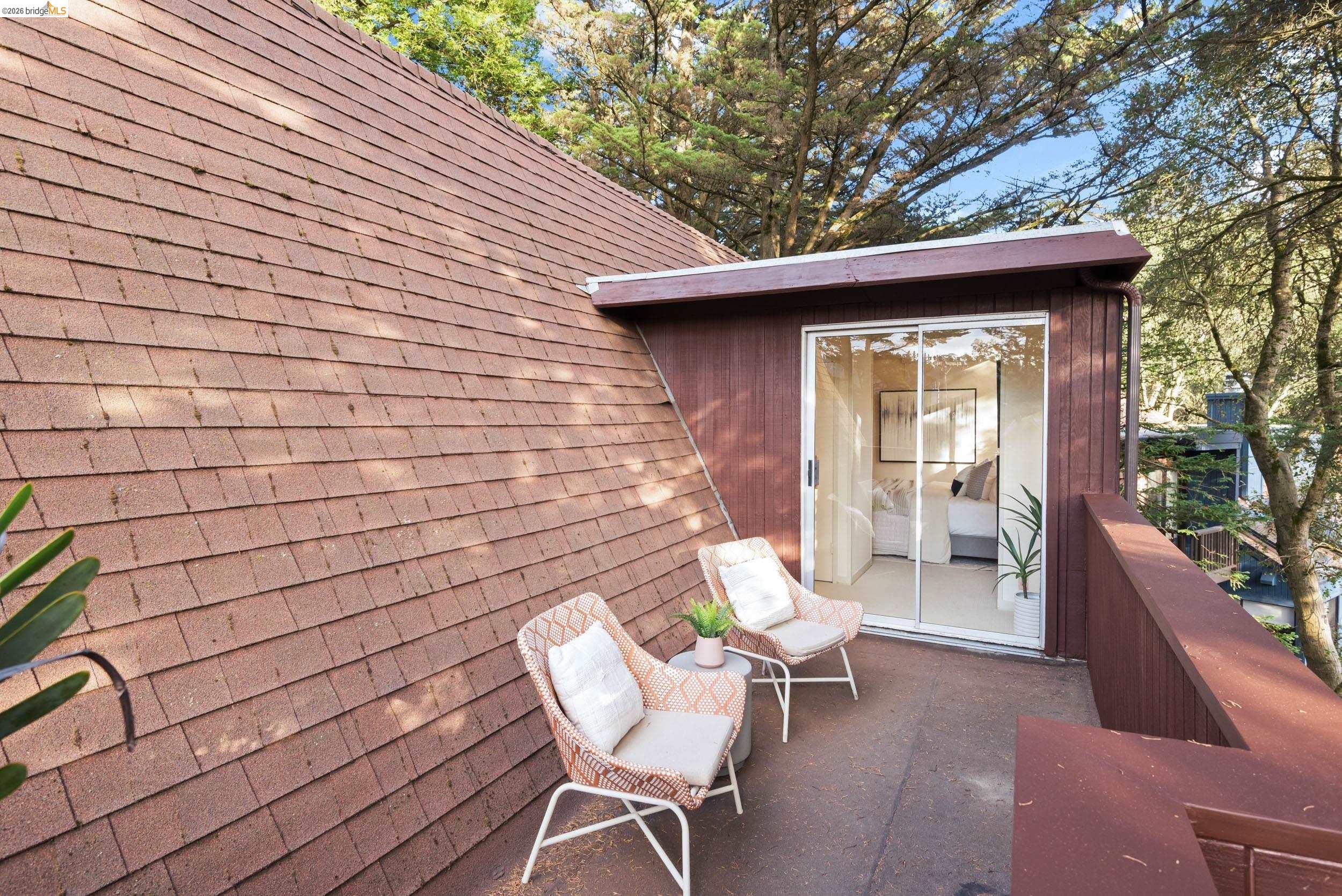 6760 Moore Dr, Oakland CA 94611 — photo 22