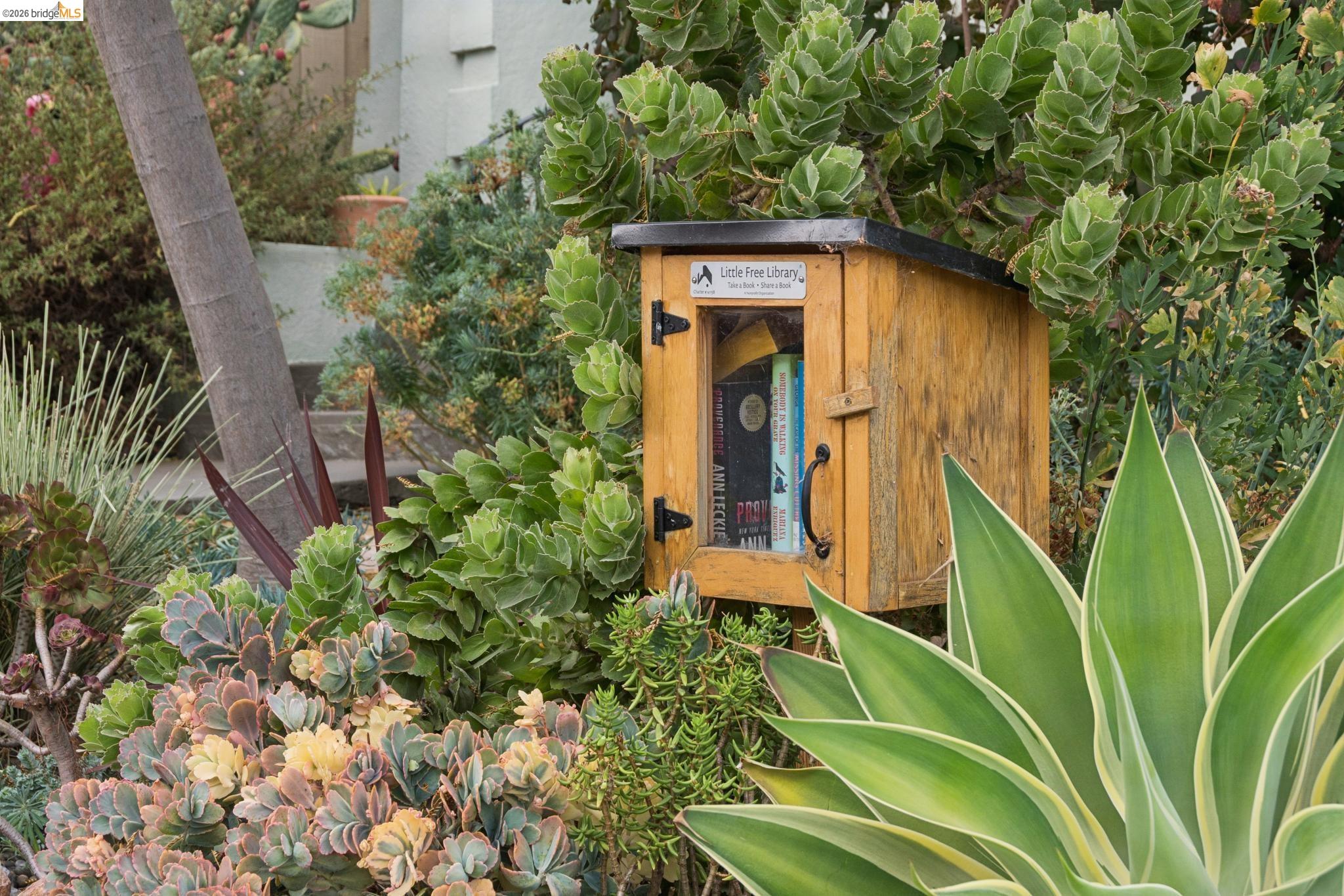 5366 Walnut, Oakland CA 94619 — photo 3