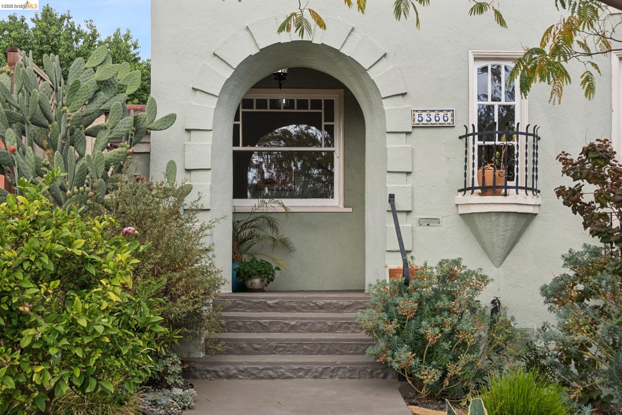 5366 Walnut, Oakland CA 94619 — photo 5
