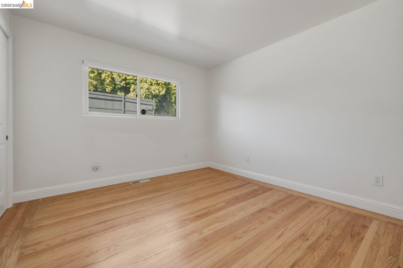 8011 Sunkist Dr, Oakland CA 94605 — photo 11
